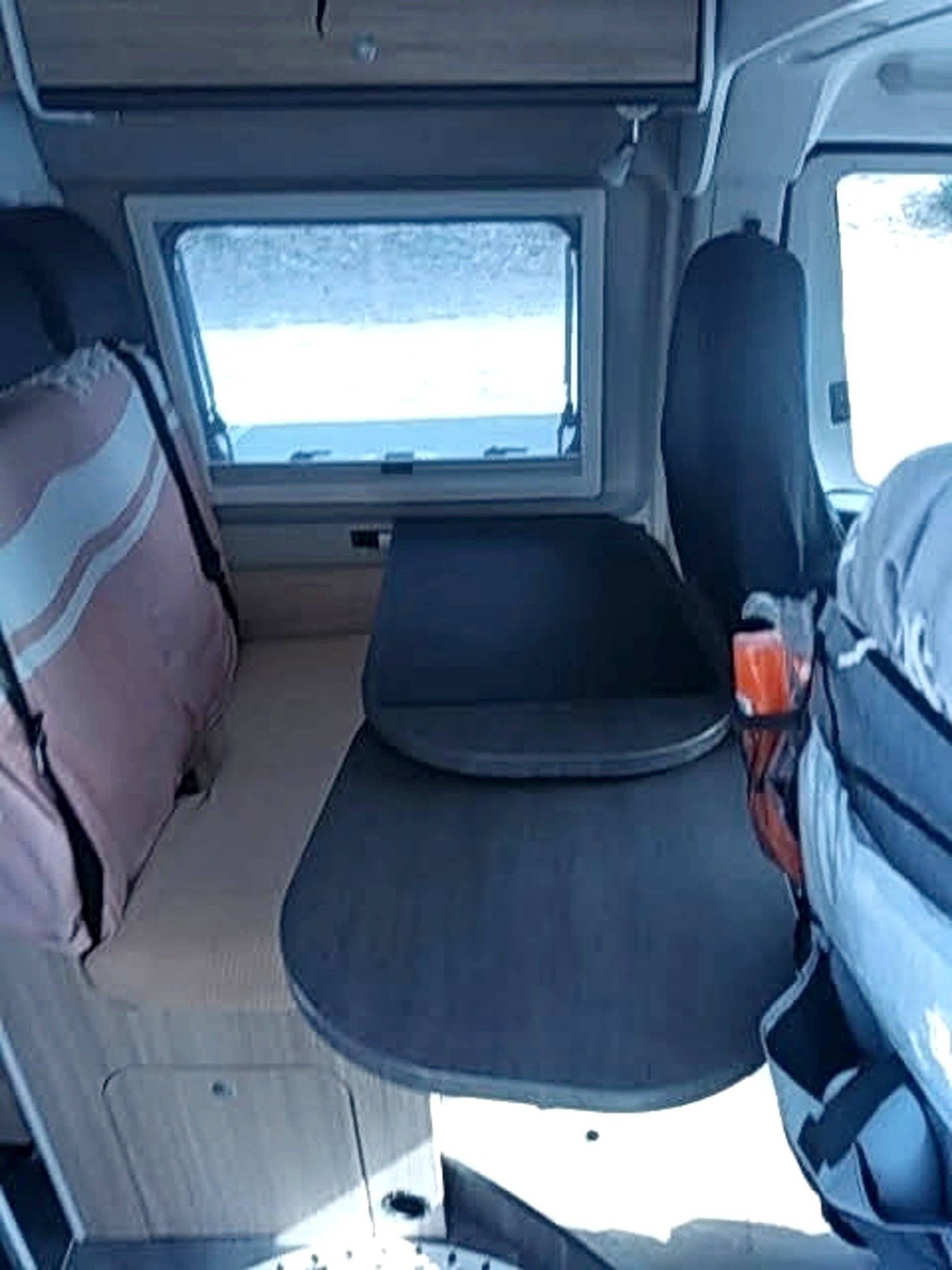 Coin repas Fiat Ducato 2,2 l 120 ch - Yescapa