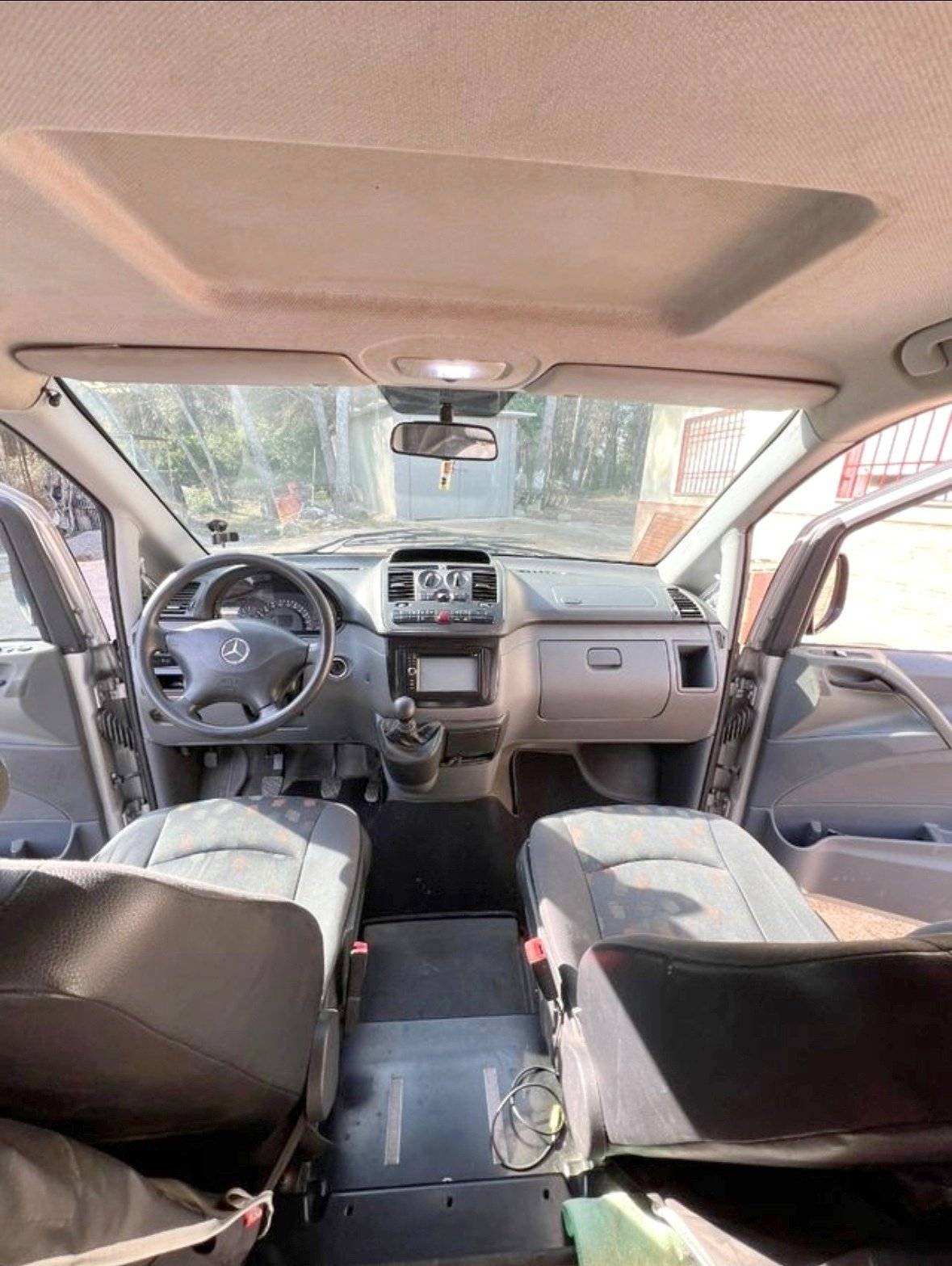Driver's compartment Mercedes 2.2 cdi - Yescapa