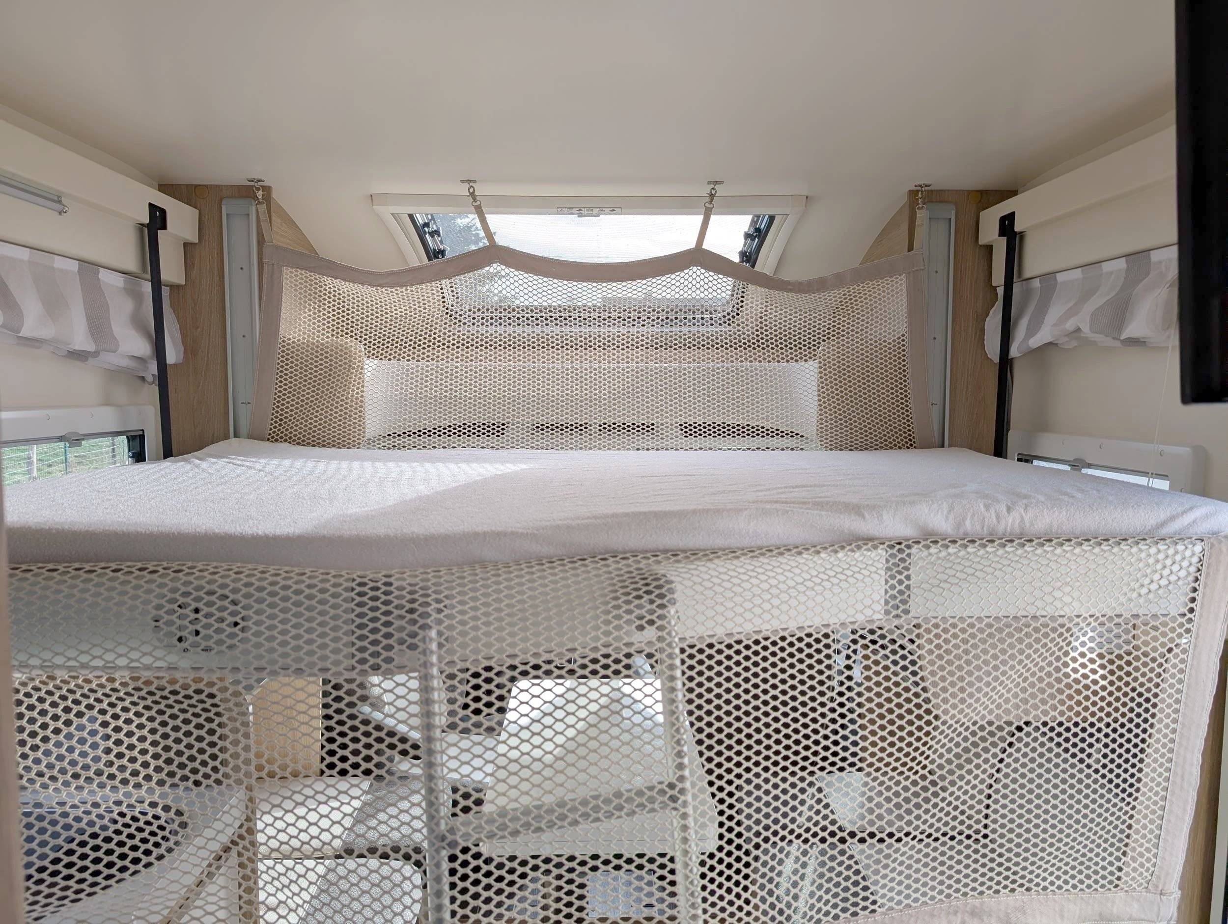 Slaapplaatsen Ford Transit 2,0 l 170 ch - Yescapa