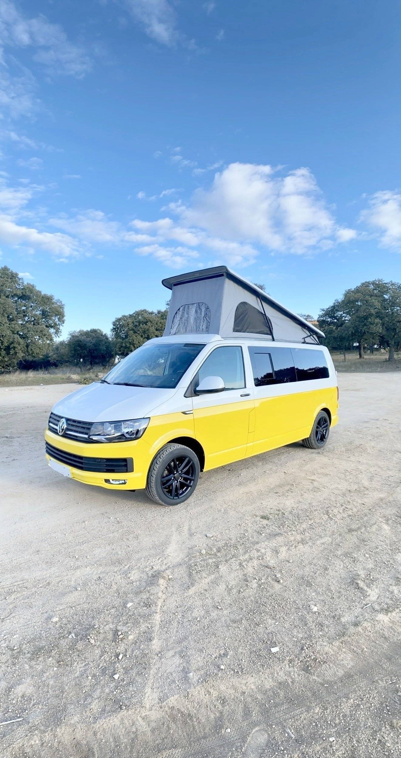 Volkswagen Transporter T6 (Amarilla)