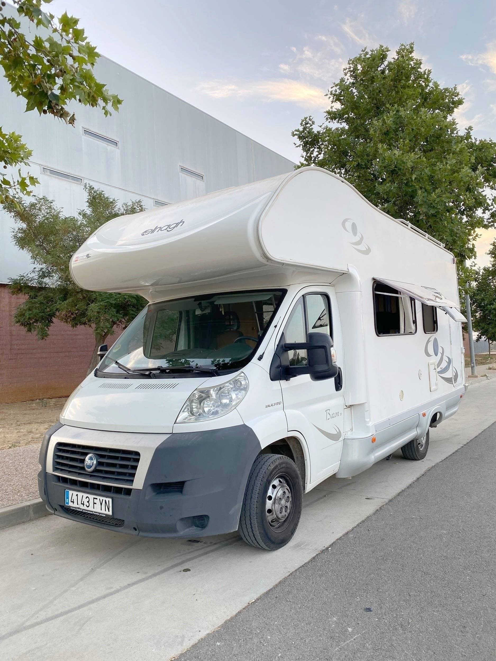 Voorkant 3/4 Fiat Ducato 2,0 l 115 ch - Yescapa