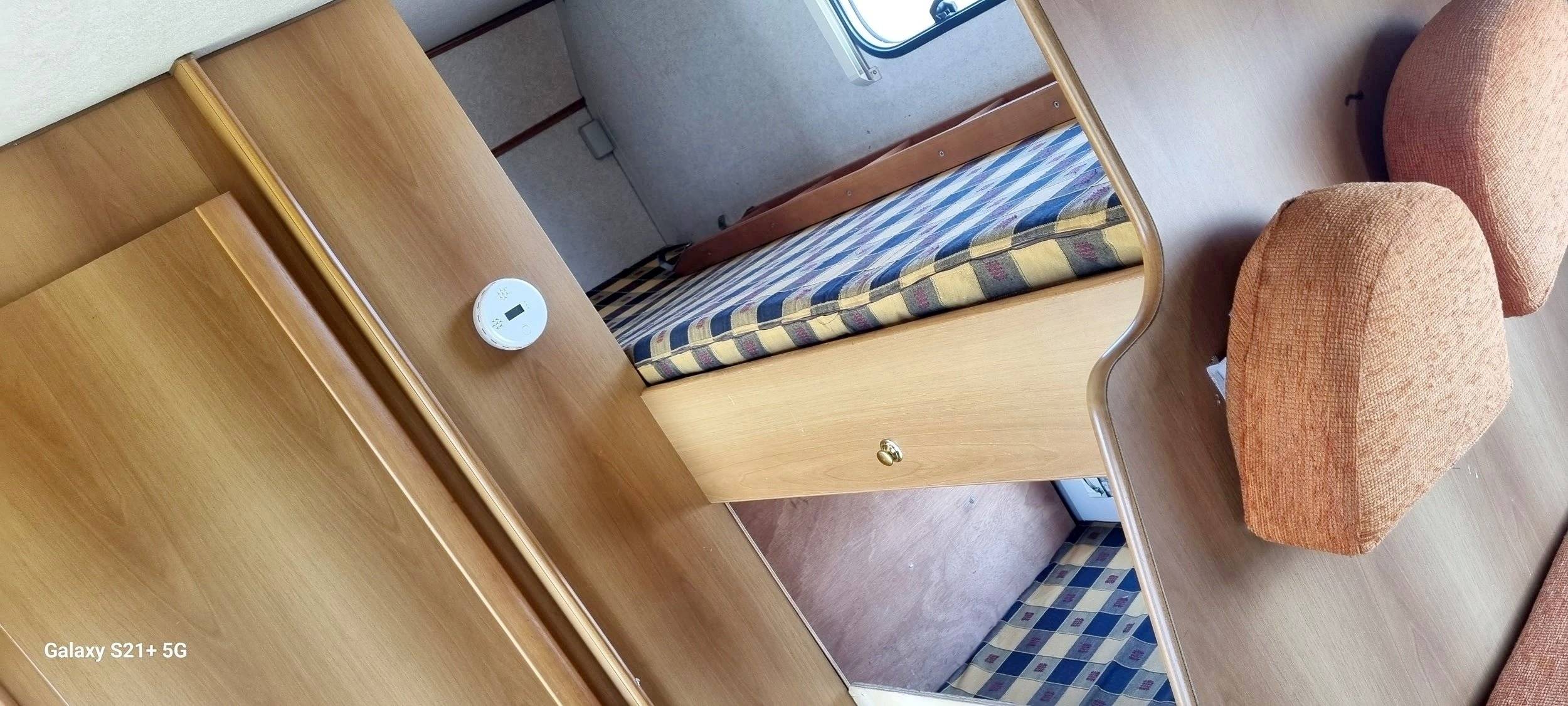 Couchages Fiat Ducato 1.9 TD. 90CV. - Yescapa