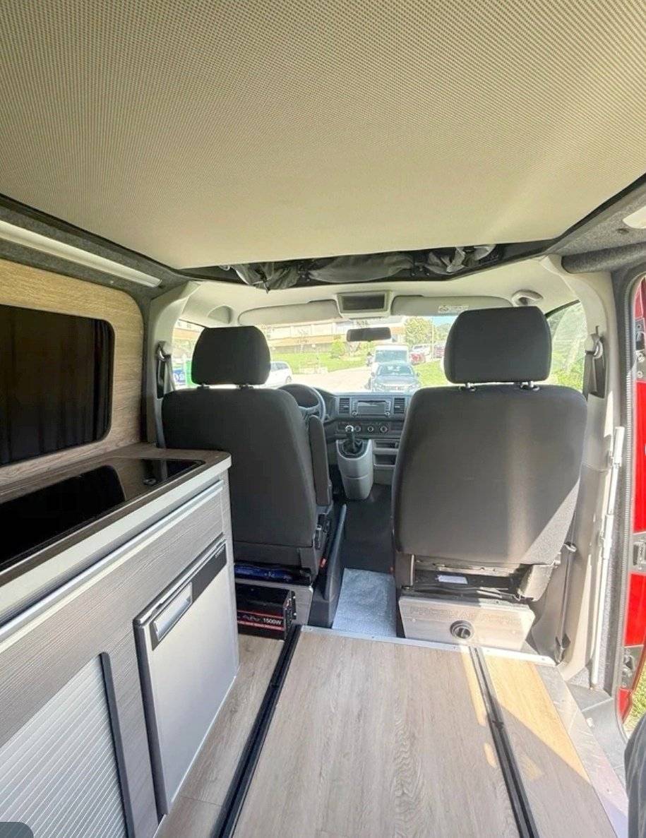 transporter Transporter T6 (Roja)