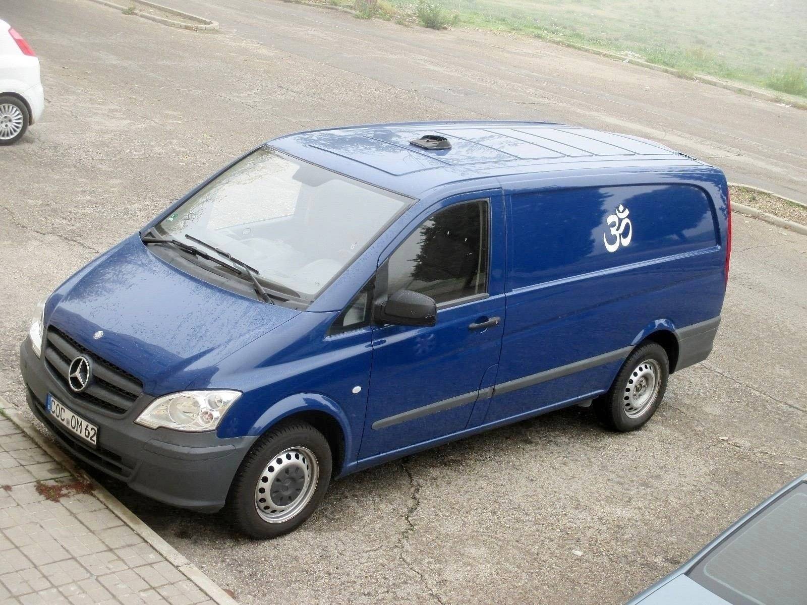 Vue avant de 3/4 Mercedes Mercedes vito - Yescapa