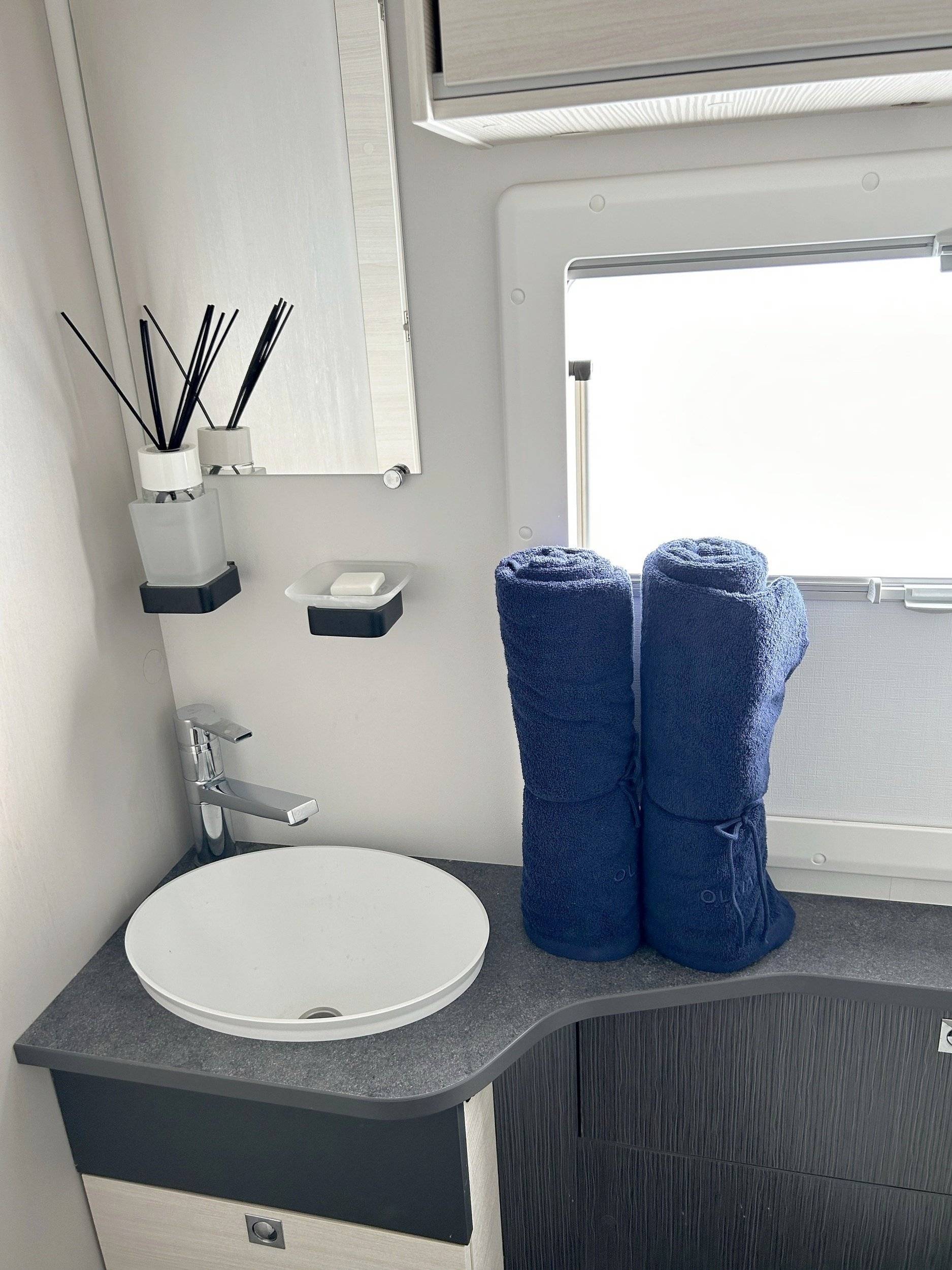 Challenger 380 GRAPHITE