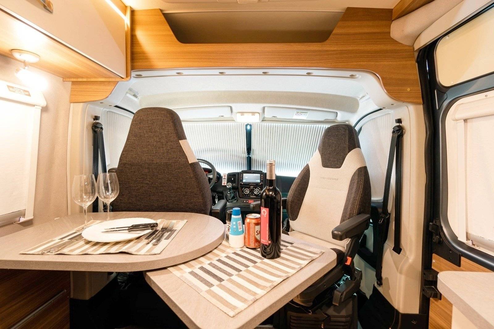 Dining Area Fiat - Yescapa