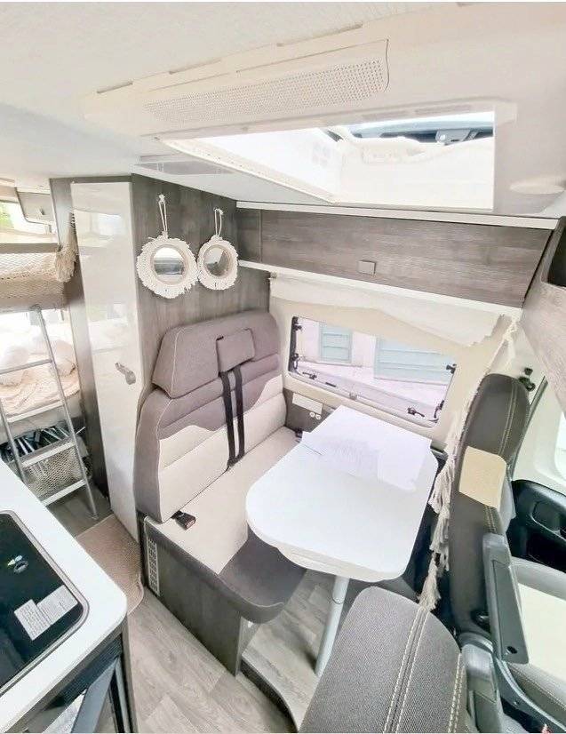 Dining Area Fiat FIAT 2,2 l Multijet - 103 kW (140 CV) - EURO 6e - cambio manual - Yescapa