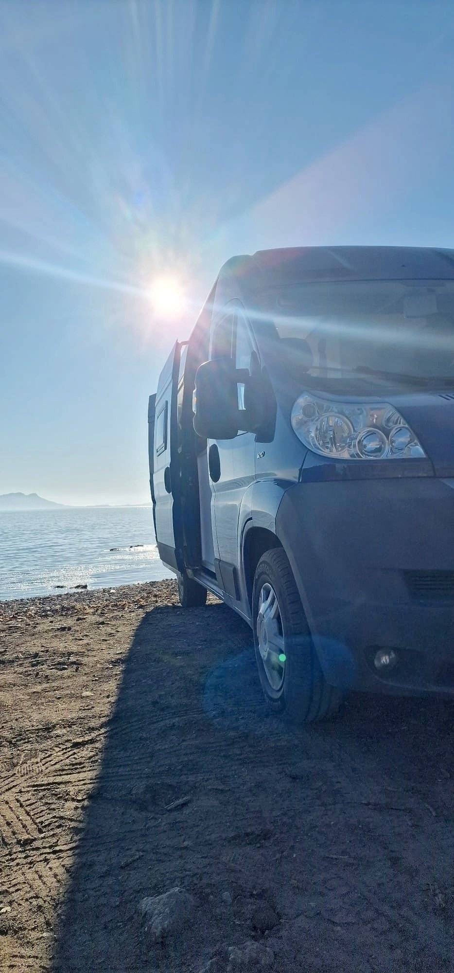 Vue avant de 3/4 Fiat - Yescapa