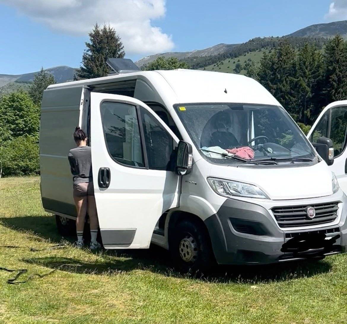 Voorkant 3/4 Fiat Ducato 2,3 Multjet 110kw - Yescapa
