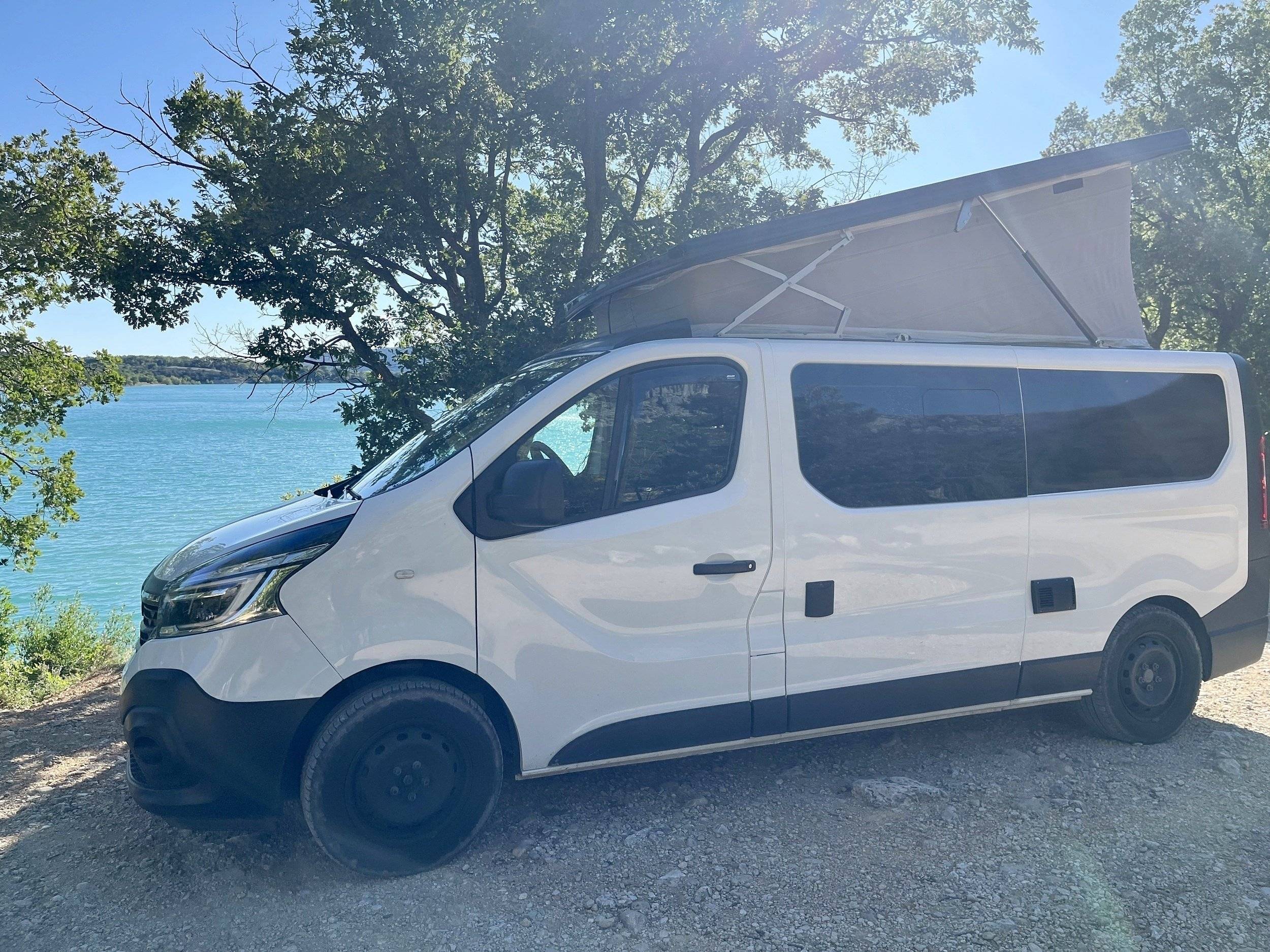 Couchages Renault Trafic III DCI 145CV - Yescapa