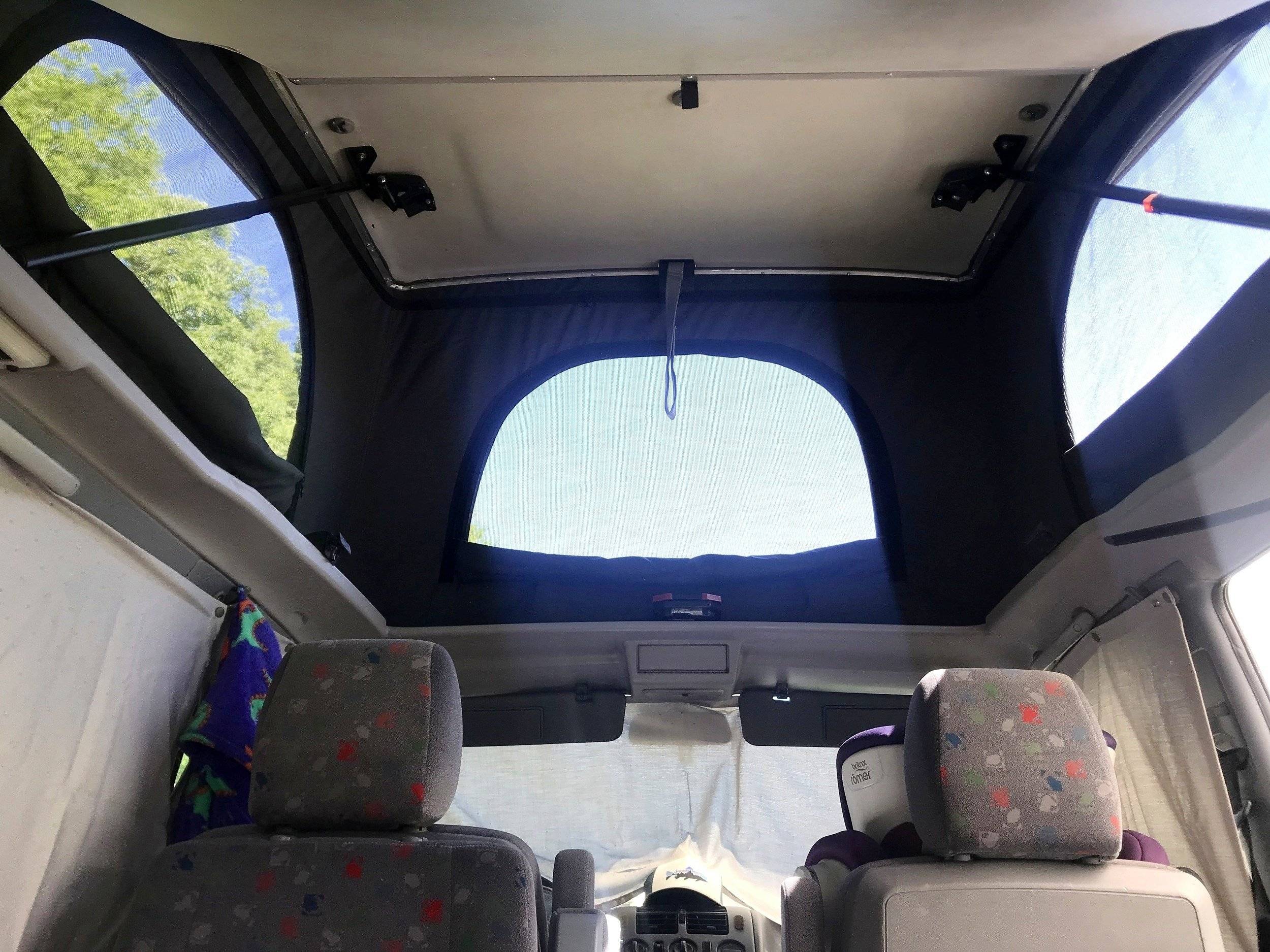 Driver's compartment Mercedes Vito 2,2 l 114 ch - Yescapa
