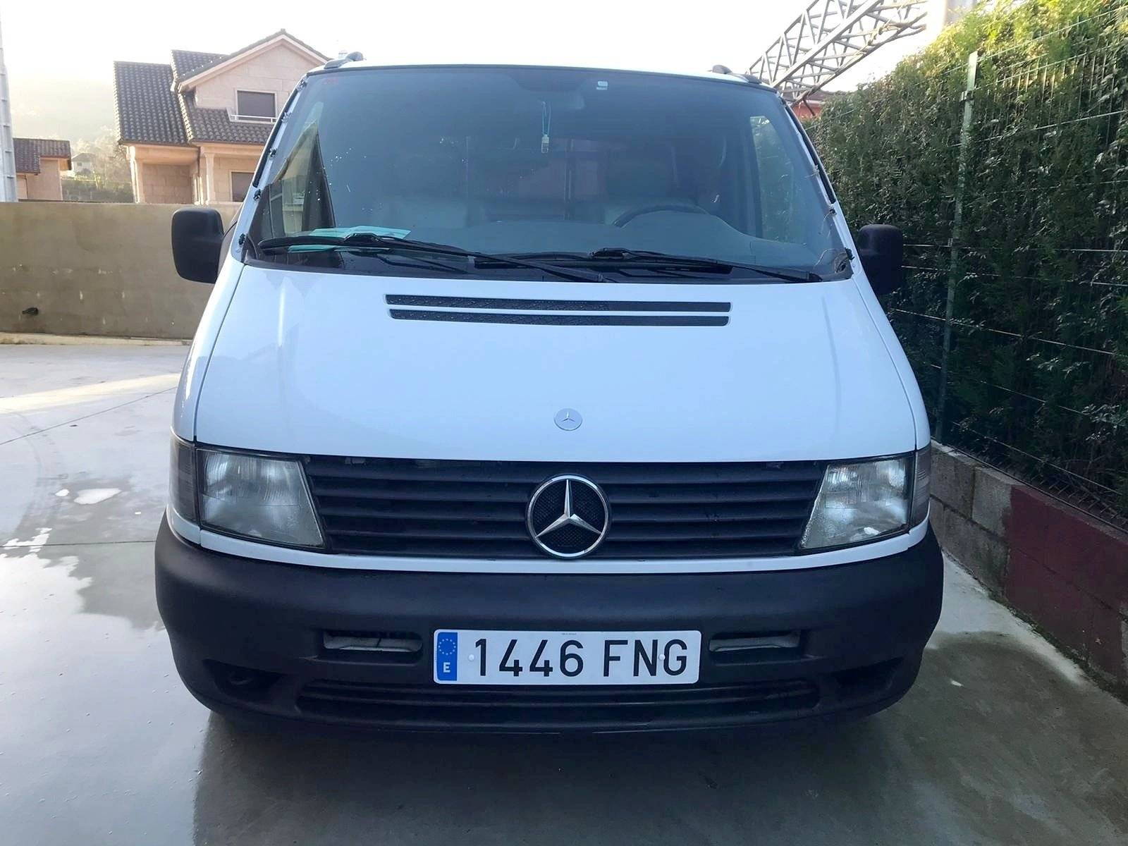 Vista frontale a ¾ Mercedes VITO 2.2L 110 CDI 103CV - Yescapa