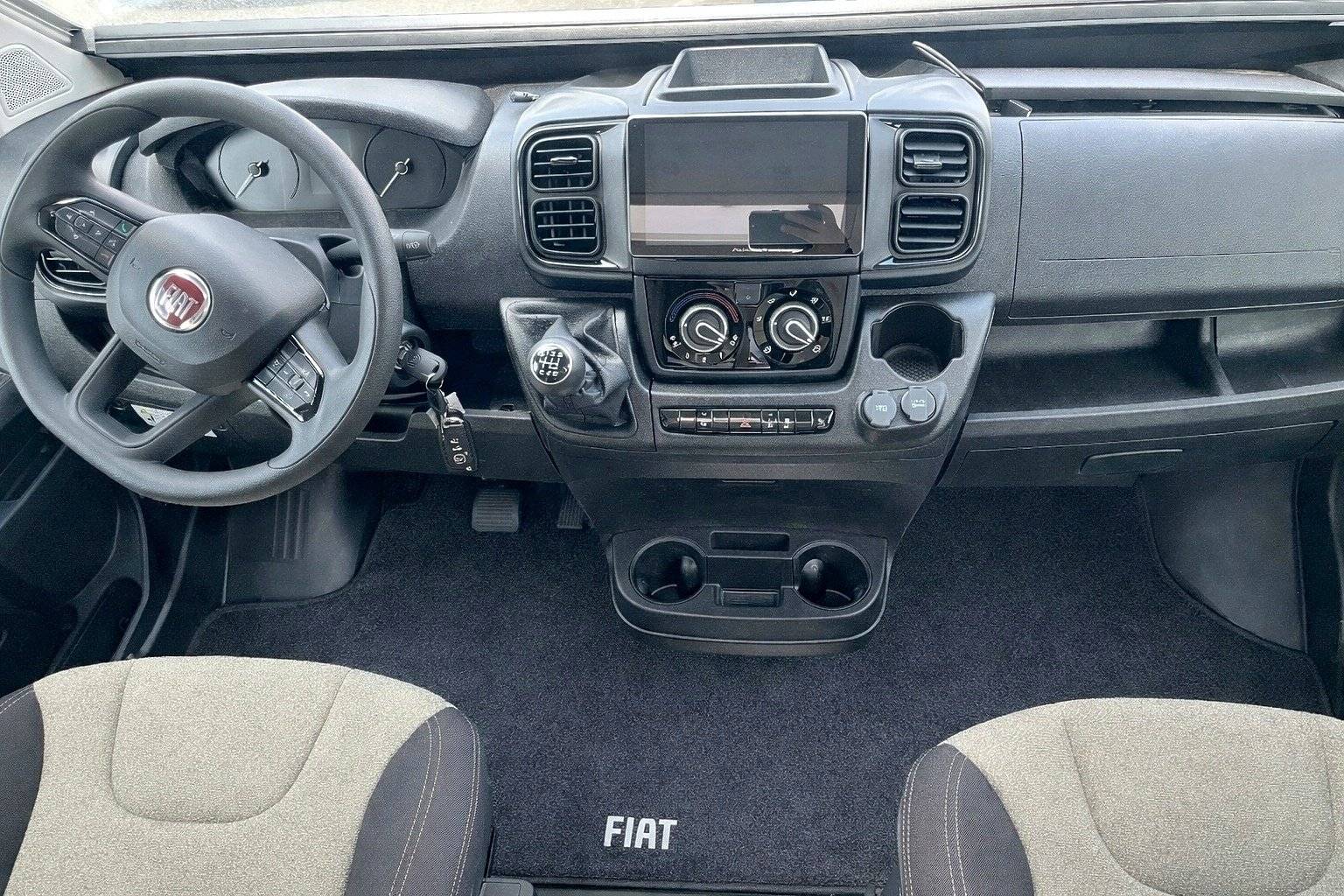 Chausson 594 first line