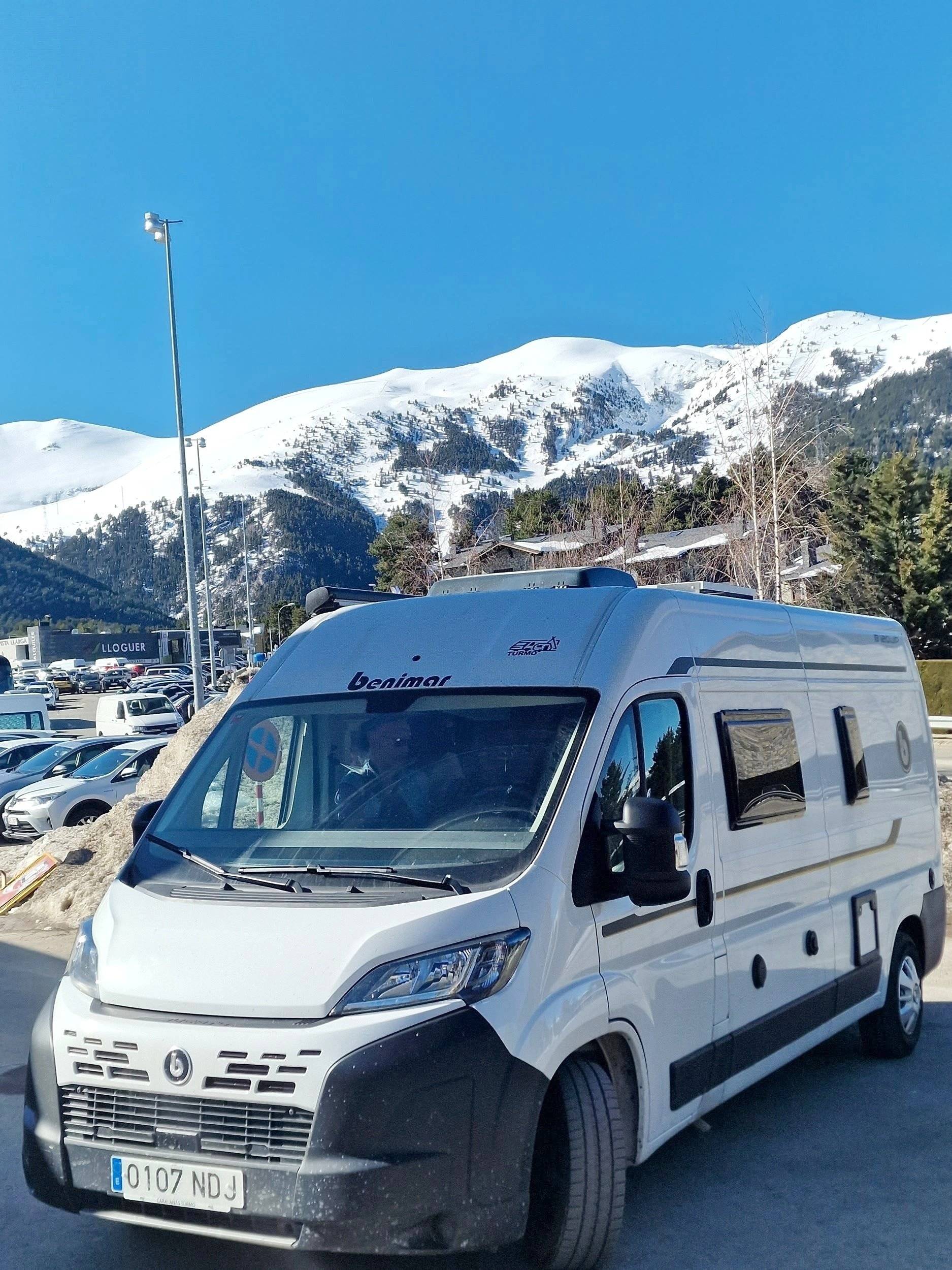 Front view from 3/4 Fiat FIAT 2,2 l Multijet - 103 kW (140 CV) - EURO 6e - cambio manual - Yescapa