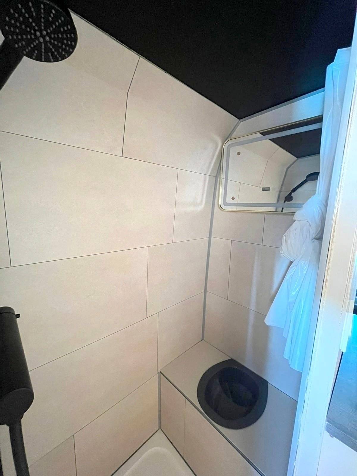 Salle de bain / Toilettes Peugeot Boxer 2,2 l 130 ch - Yescapa