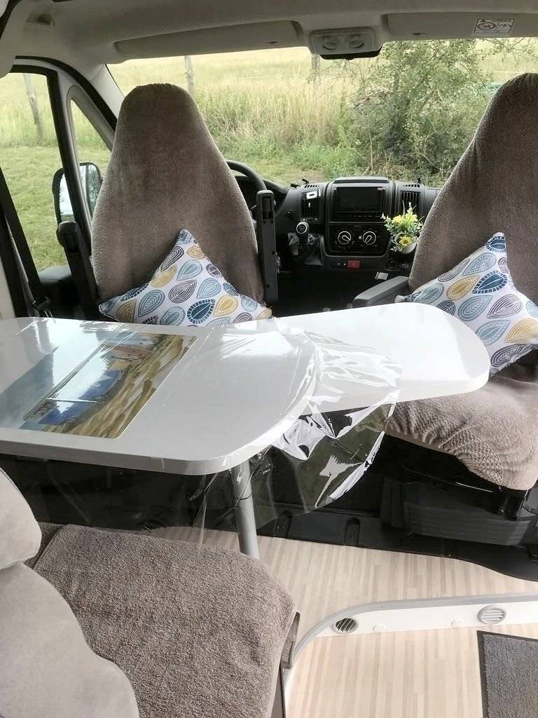 Dinette Fiat Ducato 2,3 l Multijet 130 ch. - Yescapa