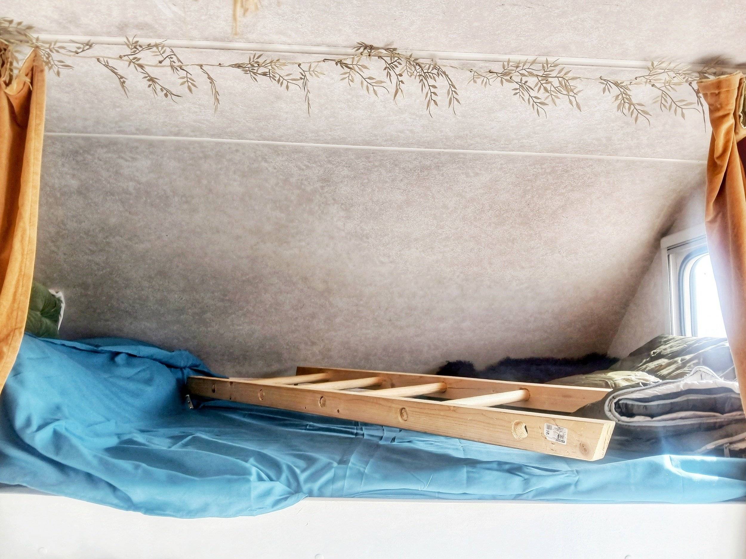 slaapplaatsen Ford Transit 2,5 l TDCi 140 ch. - Yescapa