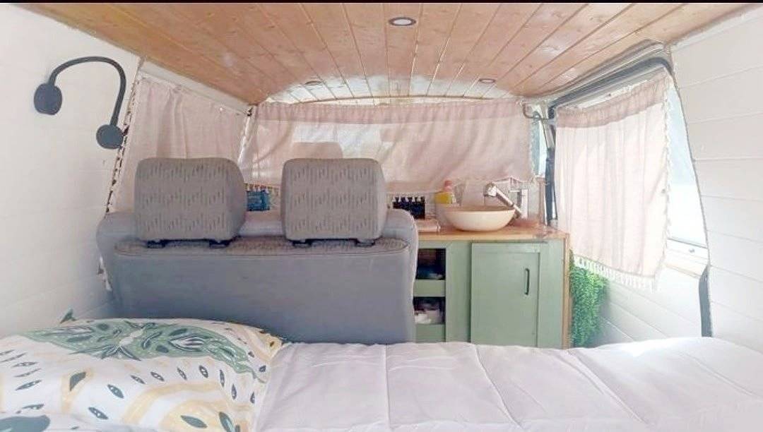 Vue avant de 3/4 Volkswagen Volkswagen Transporter T4 - Yescapa