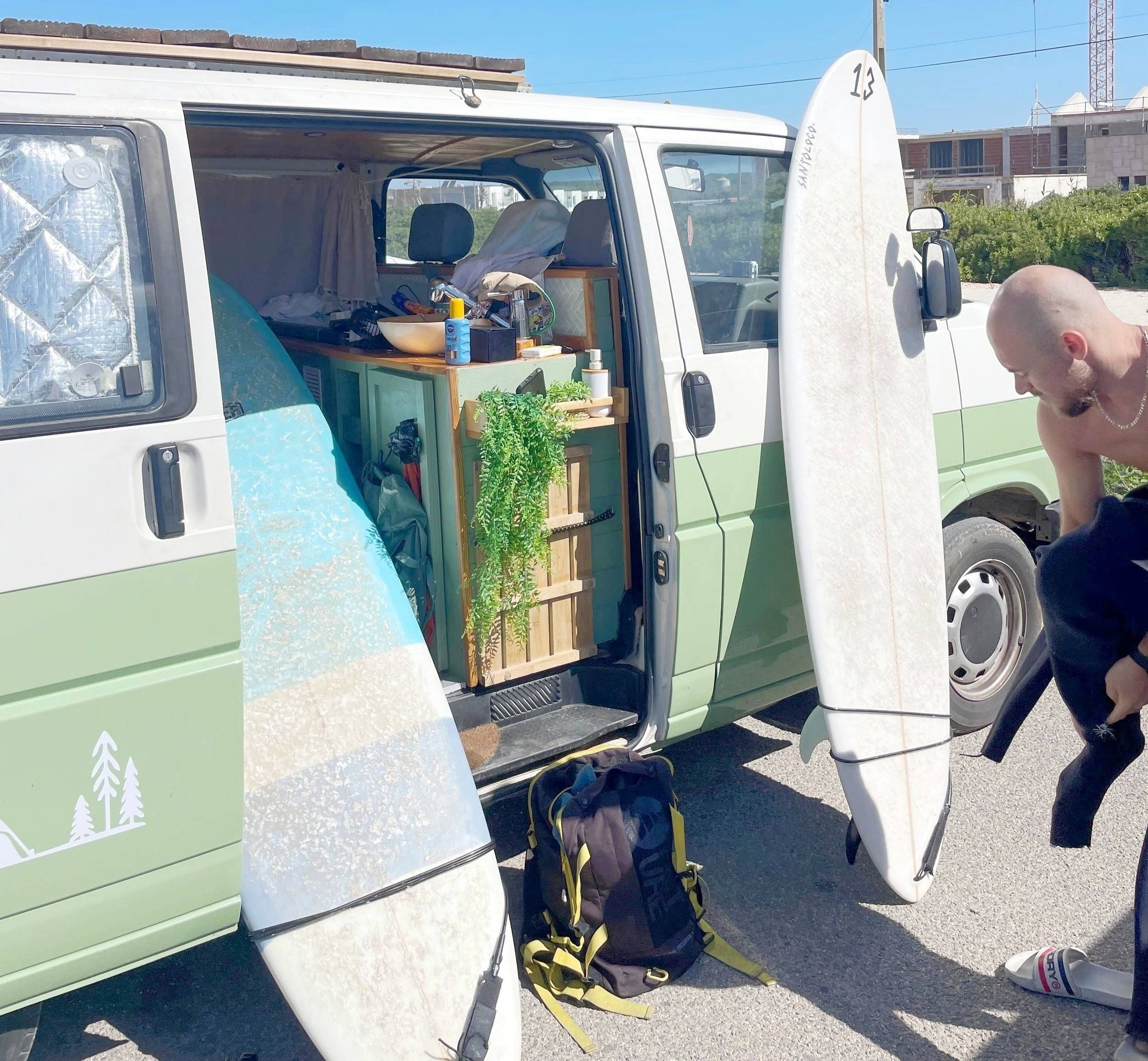 Vista del vehicle angle davanter Volkswagen Volkswagen Transporter T4 - Yescapa