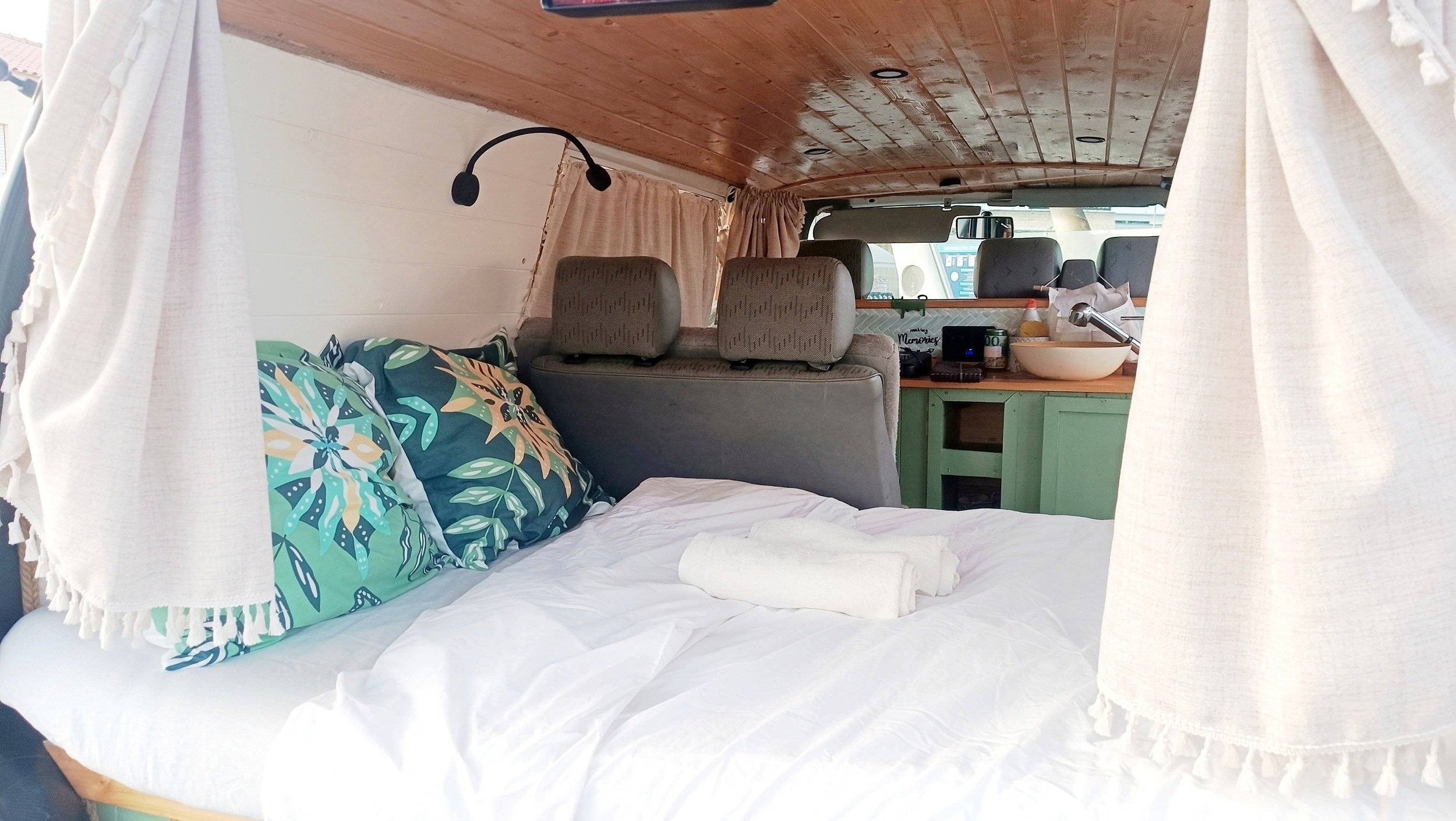 schräge Vorderansicht Volkswagen Volkswagen Transporter T4 - Yescapa