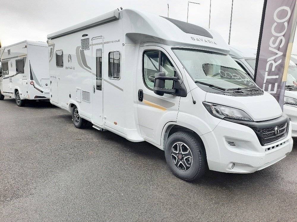 Front view from 3/4 Fiat Fiat Multijet 2   2,3 L   150 CV - Yescapa