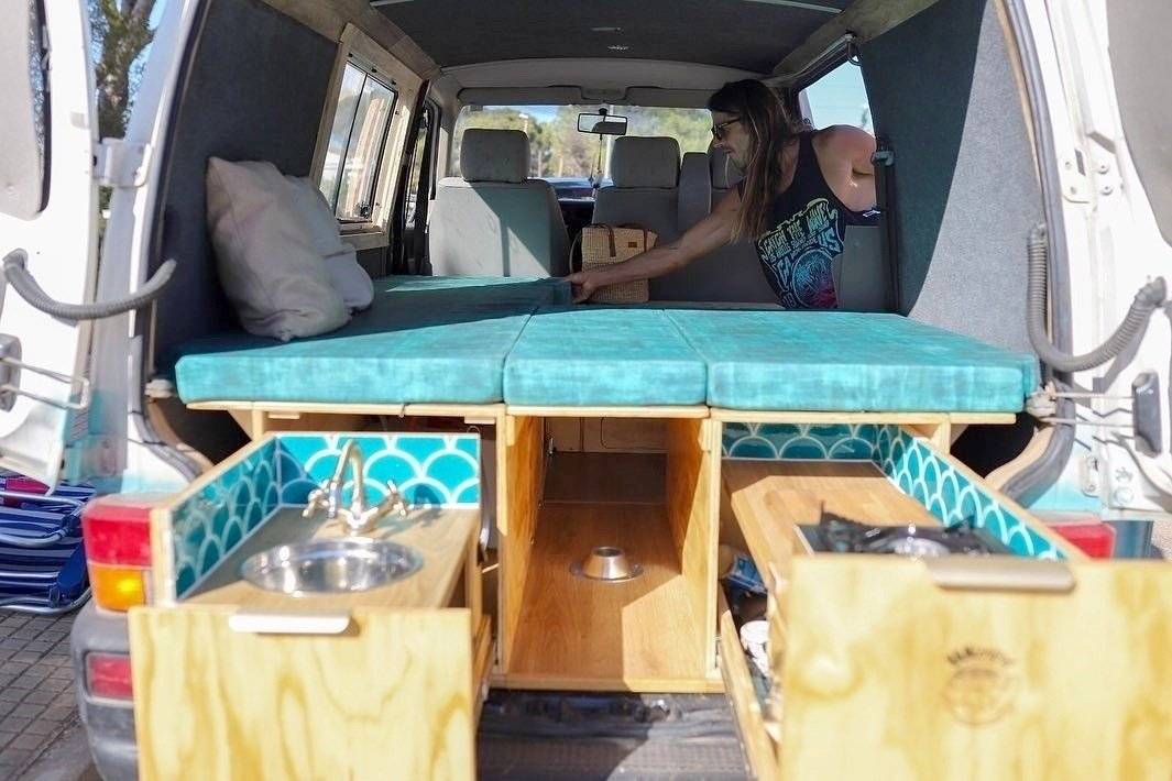 Schlafplätze Volkswagen Transporter 1.9 TDI - Yescapa
