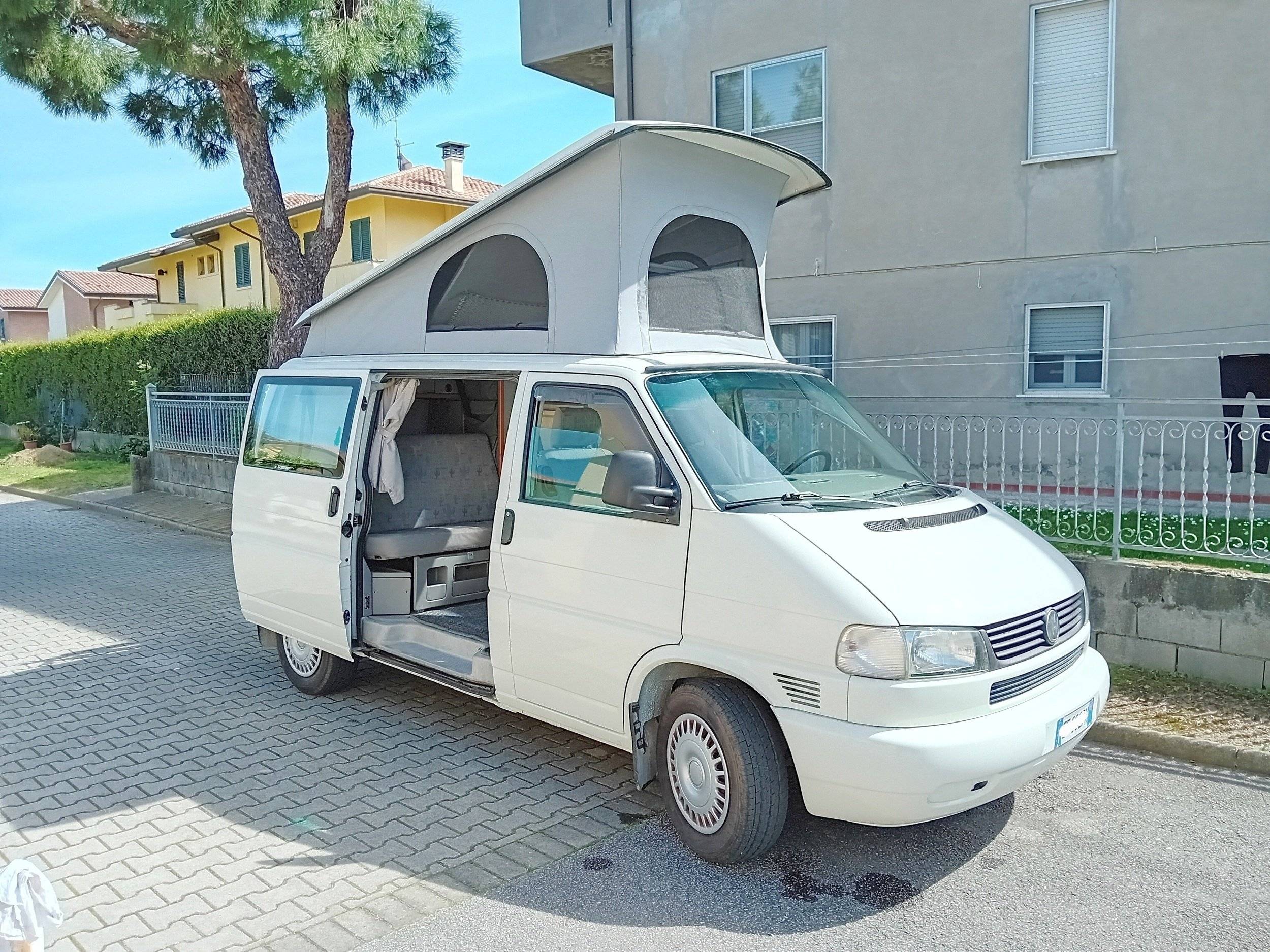 Location Campervan Firenze Westfalia California t4 westfalia 79067 Yescapa