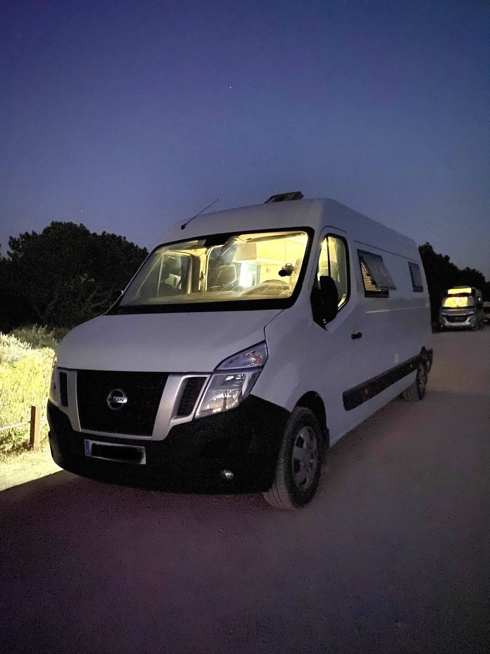 Nissan nv400