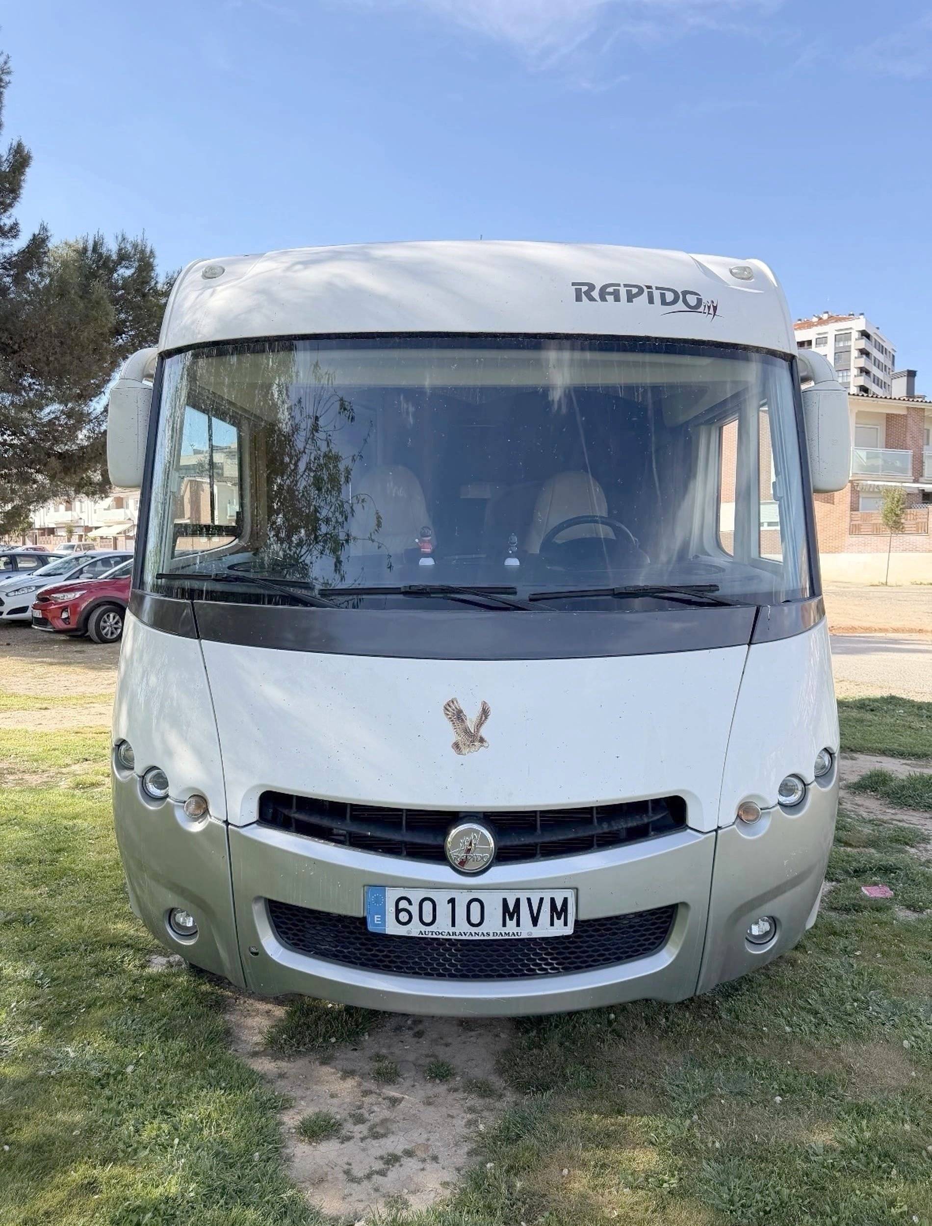 Front view from 3/4 Fiat 2,3 l 130 ch - Yescapa