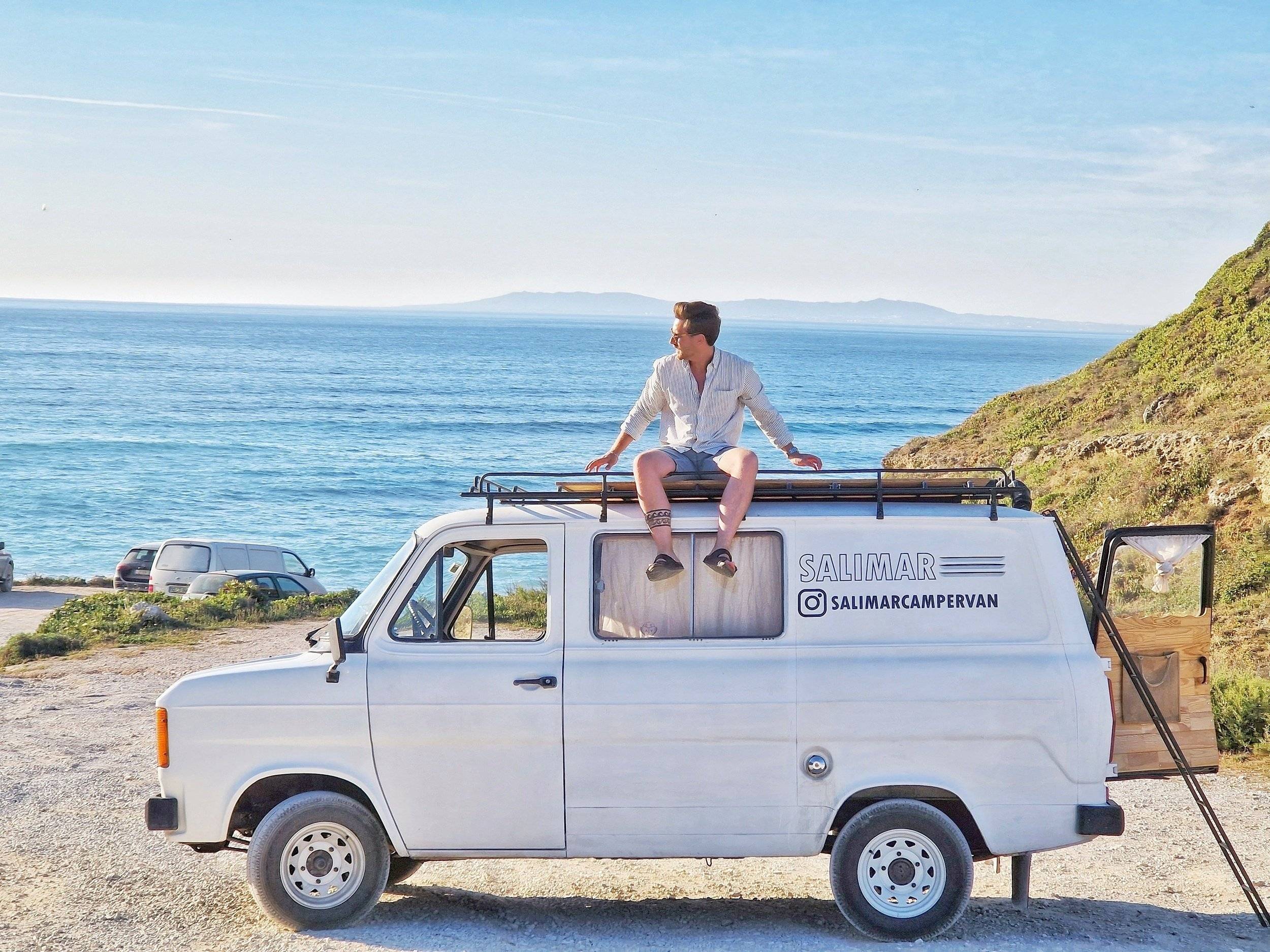 Car Caravane Ford transit