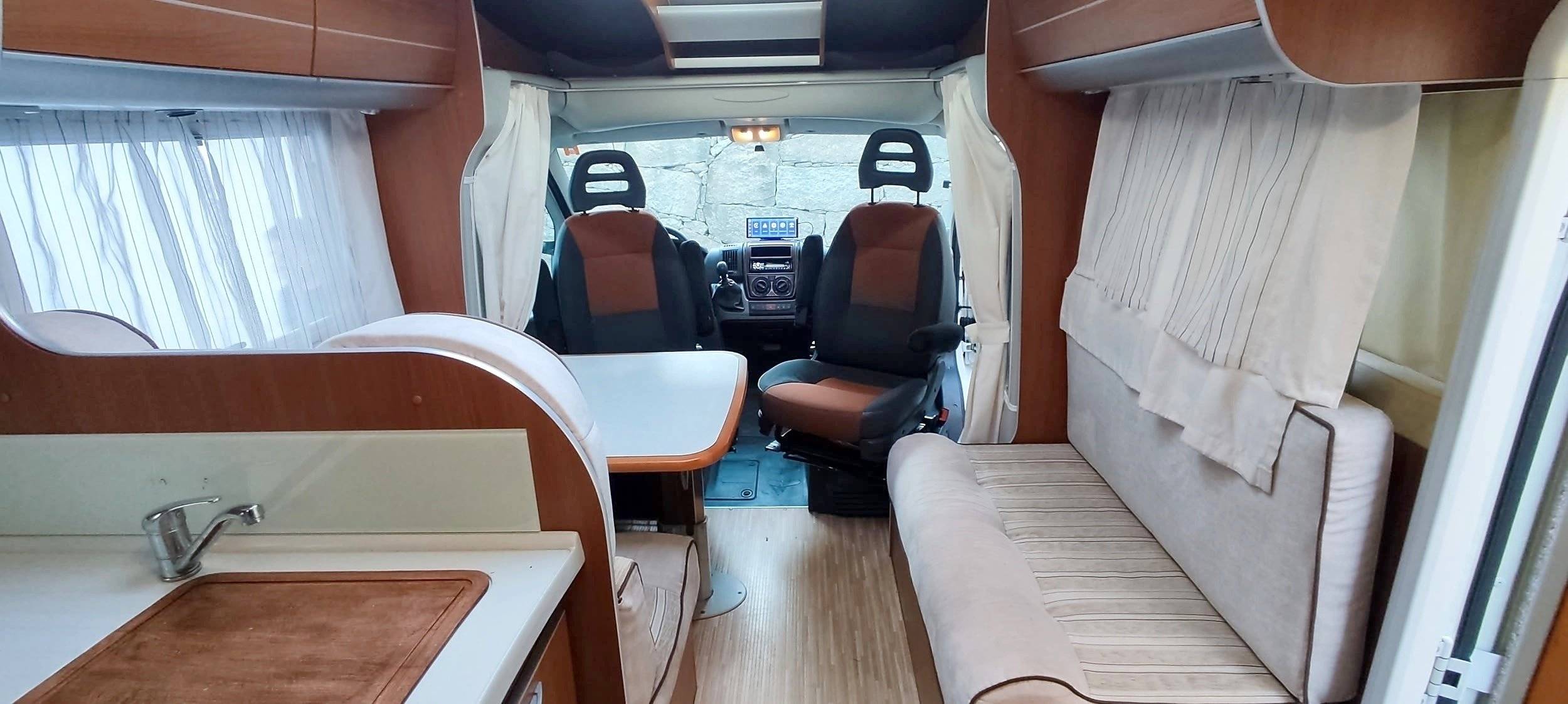 Coin repas Fiat 2,3 l 130 ch. - Yescapa