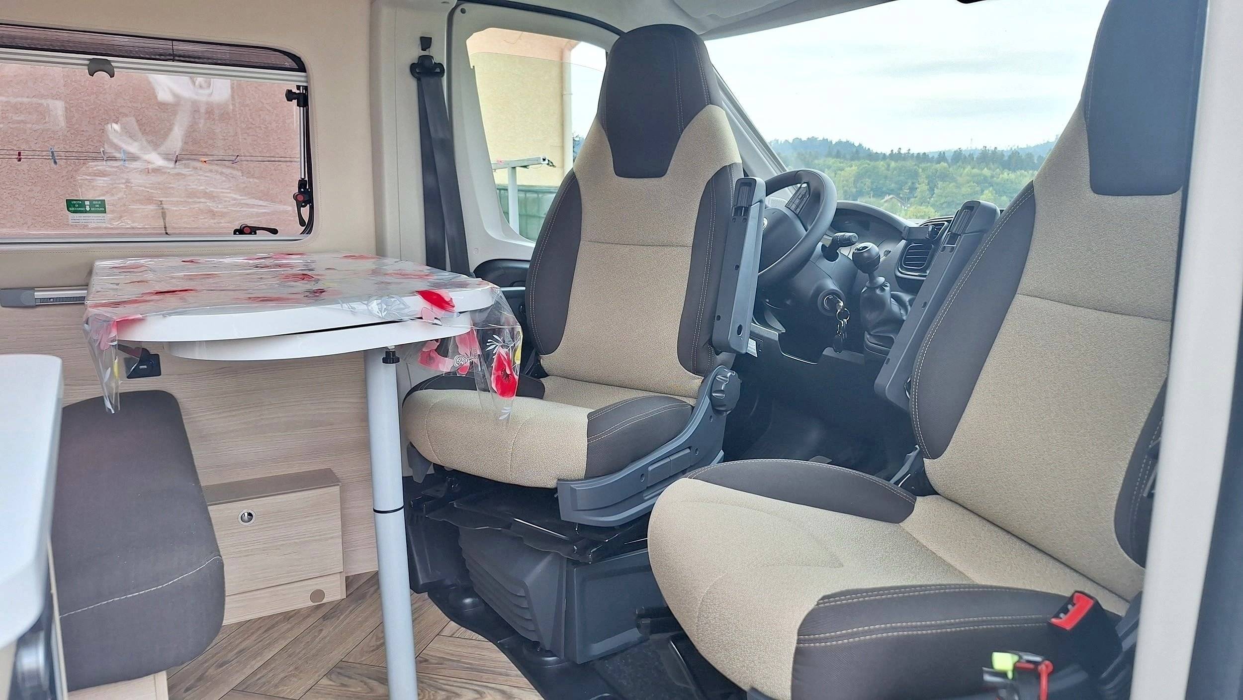 Chausson 594 first line