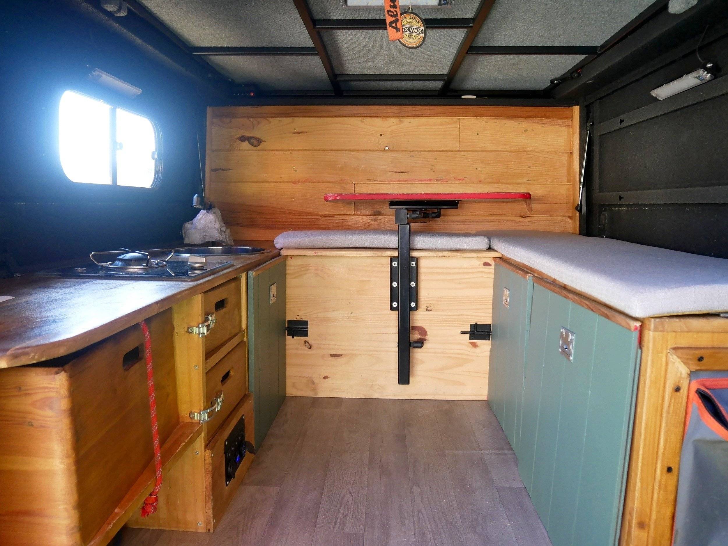Dinette Toyota Toyota Hylux 4X4 - Yescapa