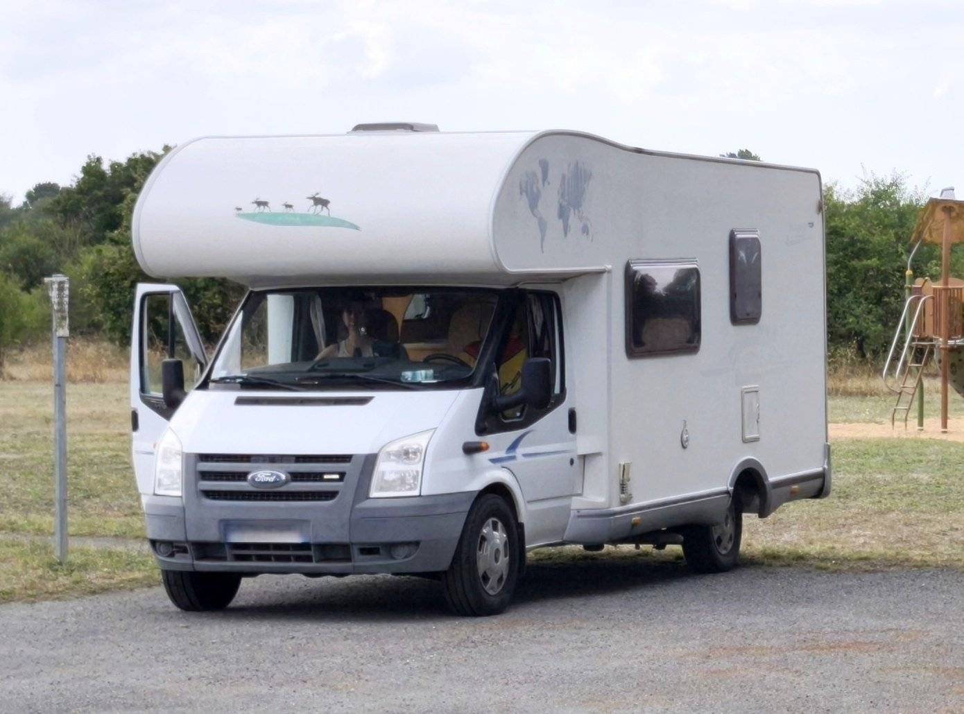 Voorkant 3/4 Ford ford transit - Yescapa
