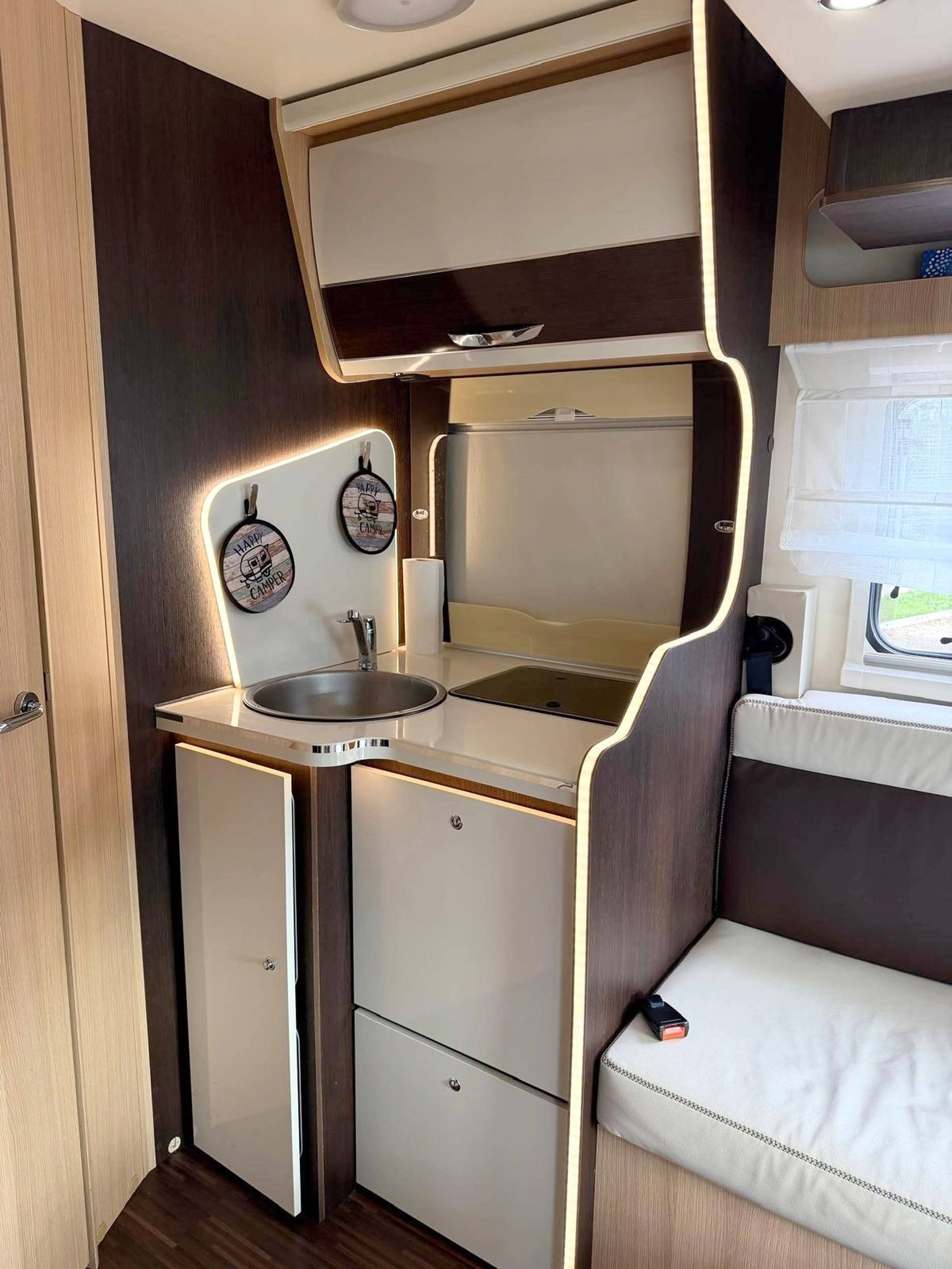 Cozinha Fiat Ducato 2.2 140 cv 2022 - Yescapa