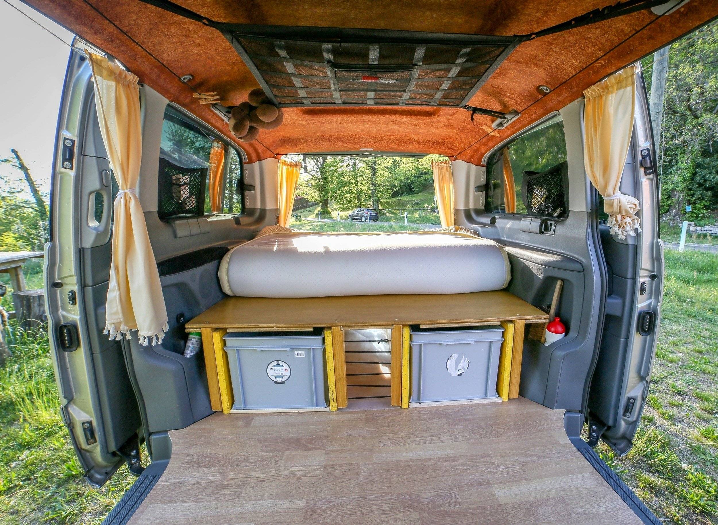 Mercedes Viano