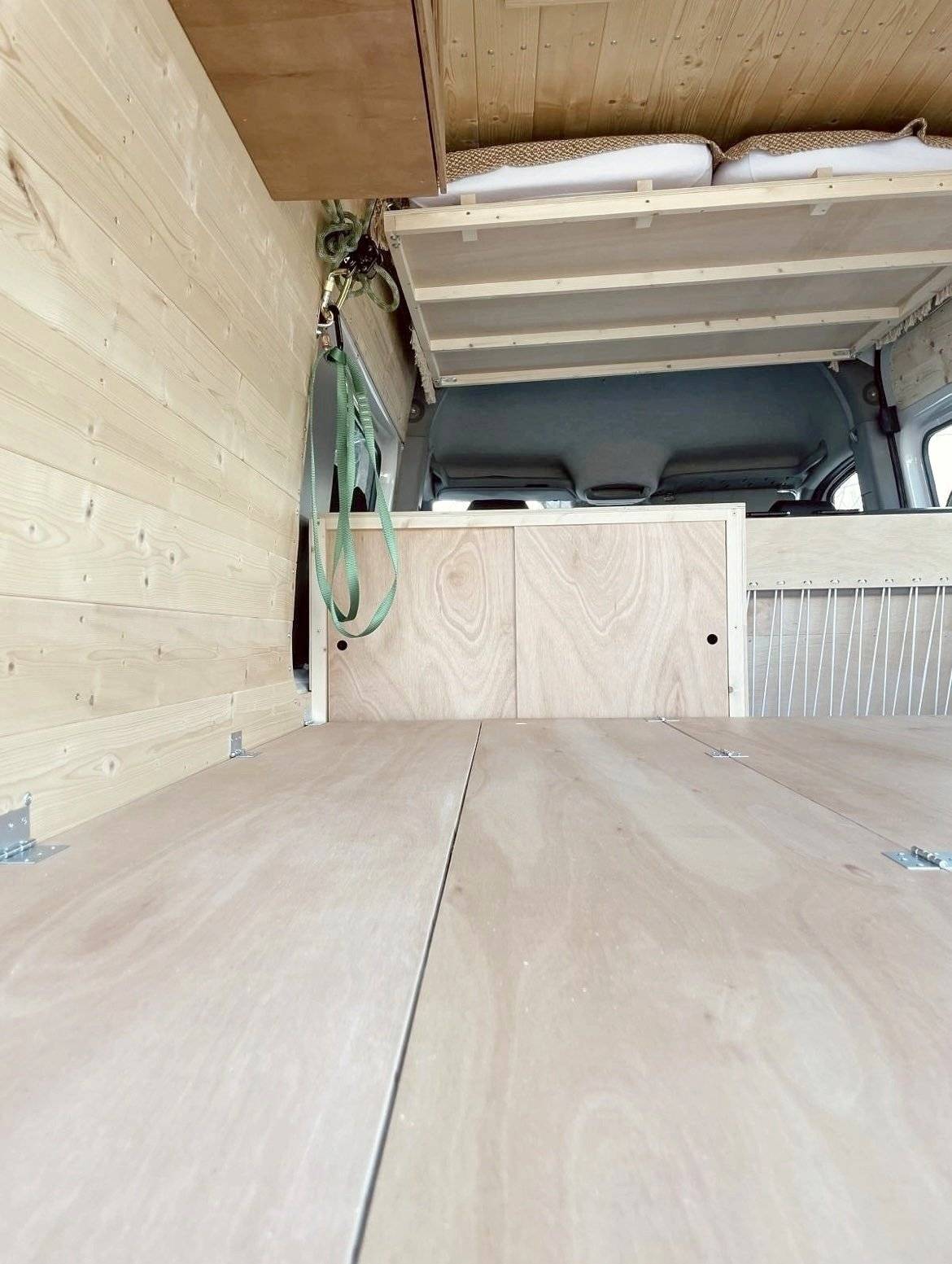 Couchages Volkswagen Crafter 35 2 l 163 ch - Yescapa