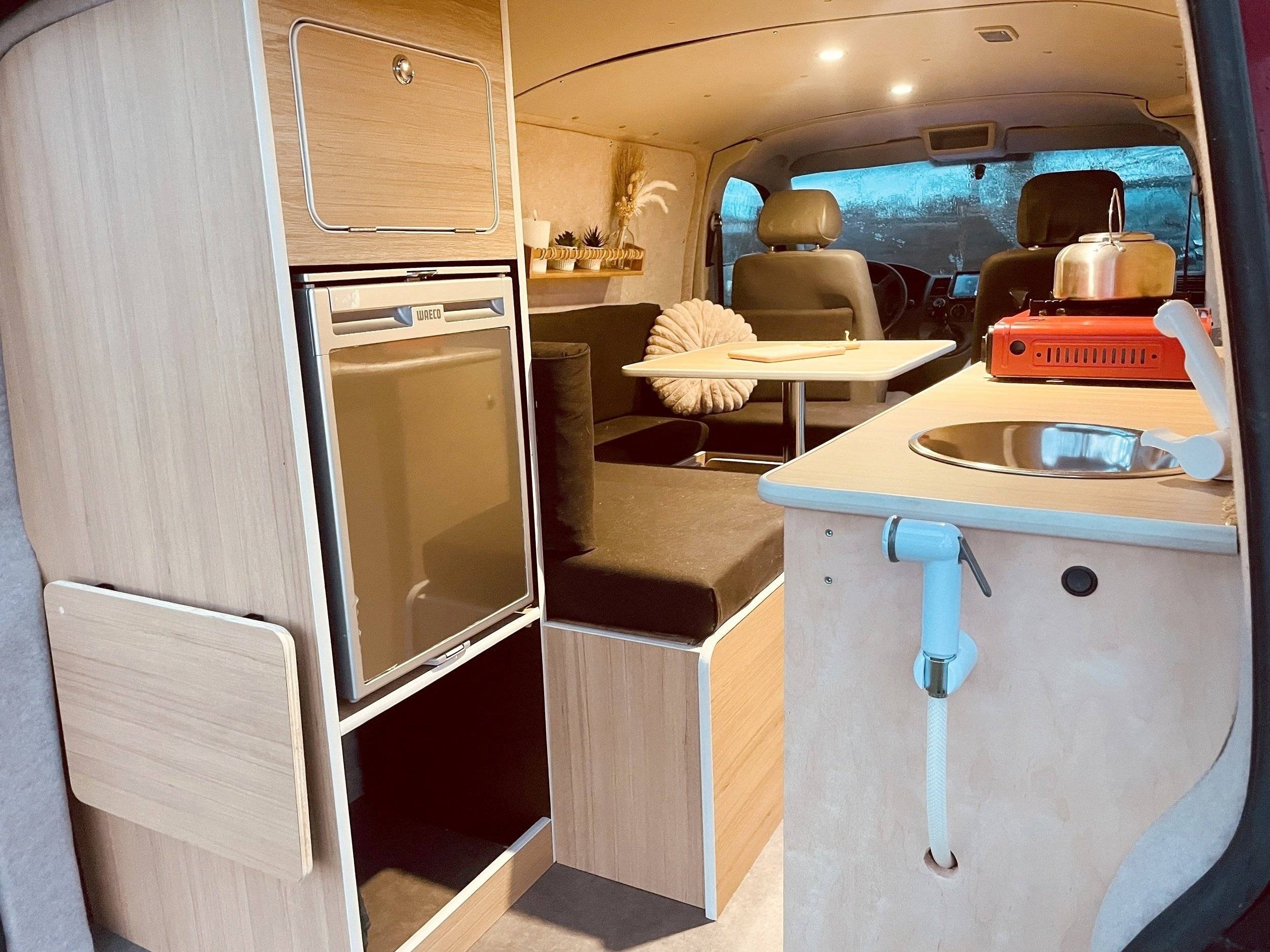 Berth Volkswagen T5 1,9 l 102 ch - Yescapa