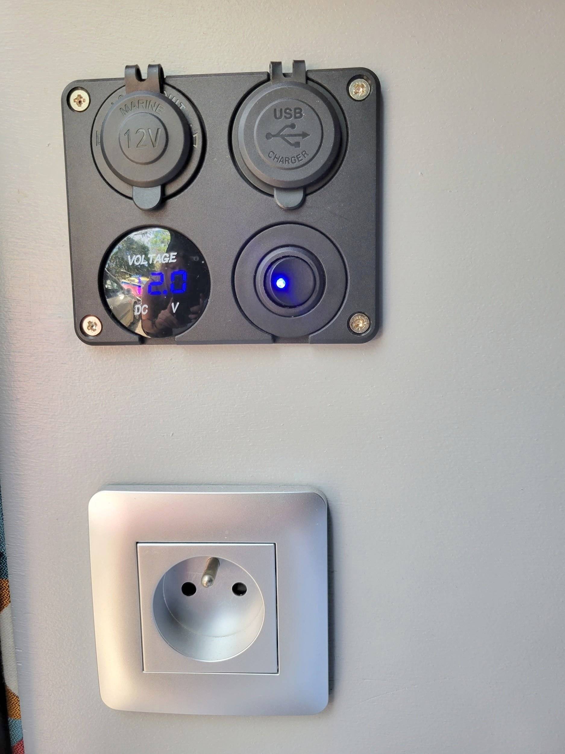 Custo Van Transporter