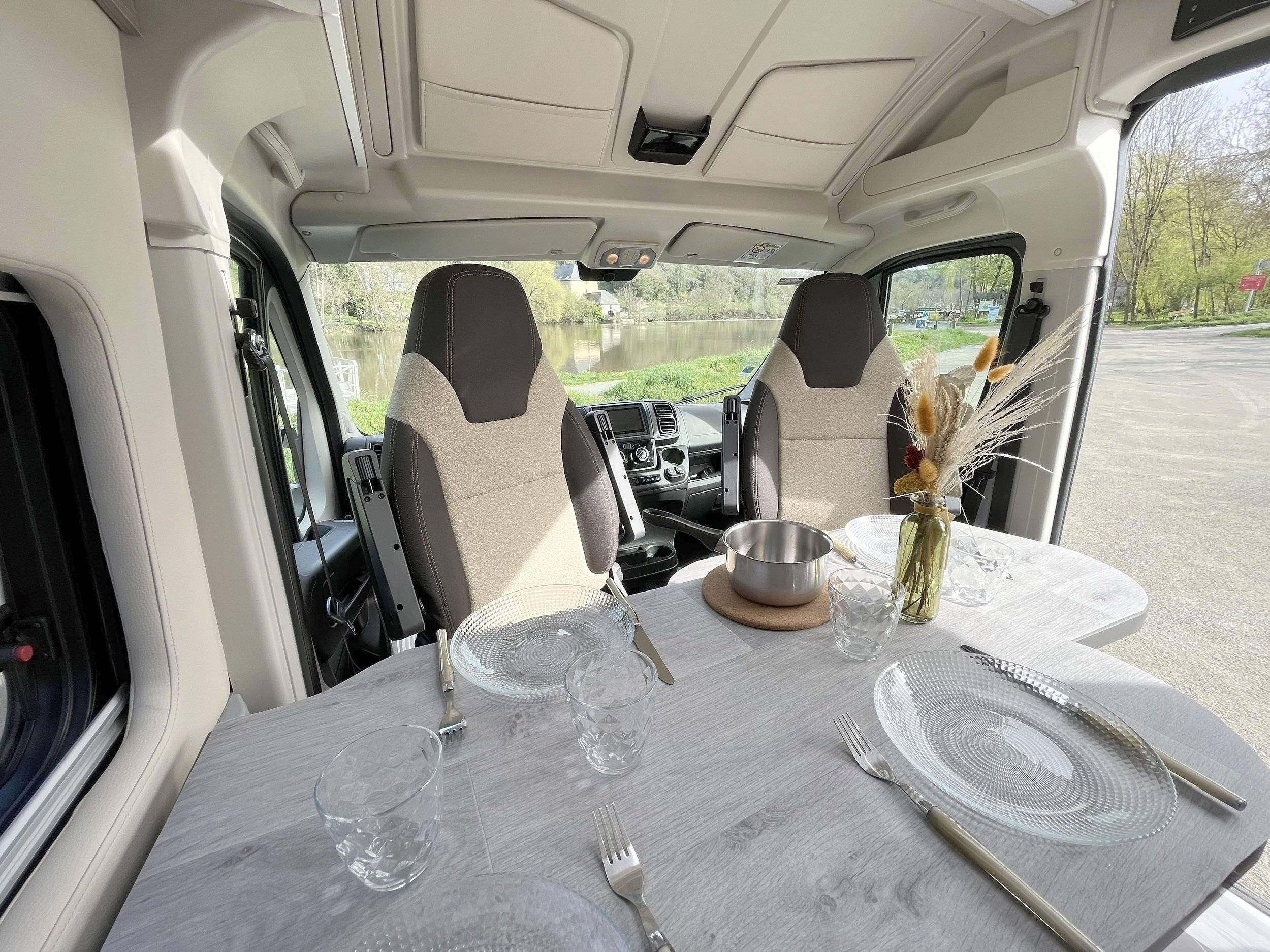 Chausson V594 MAX ROADLINE VIP