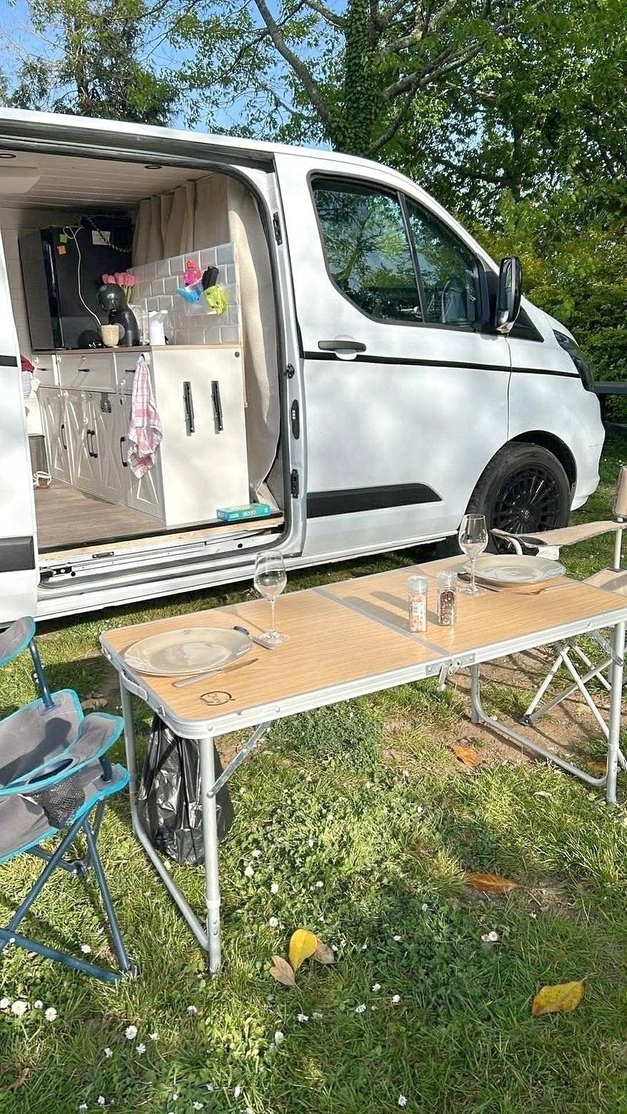 Dormidas Ford FORD TRANSIT CUSTOM L2 - Yescapa