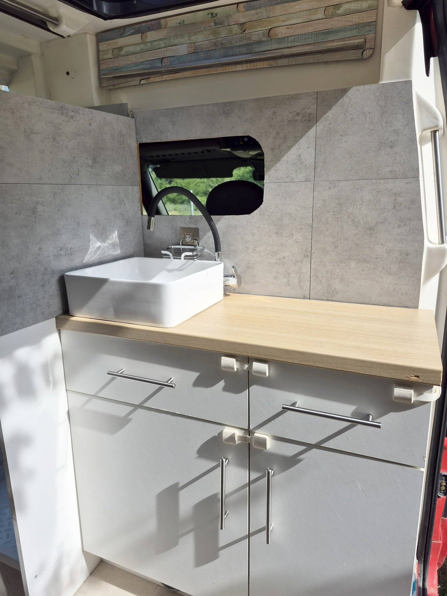 Coin cuisine Renault Master 2,5 l dCi 120 ch. - Yescapa