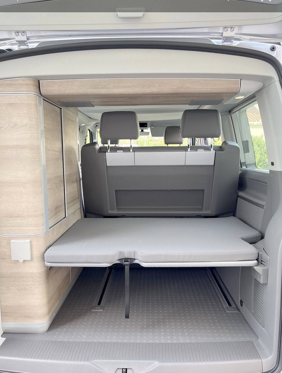 Volkswagen Volkswagen T6.1 California