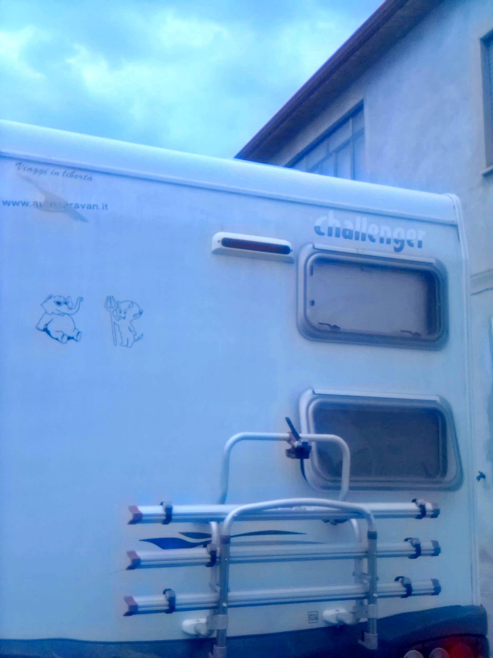 Genesis 33 FORD TRANSIT