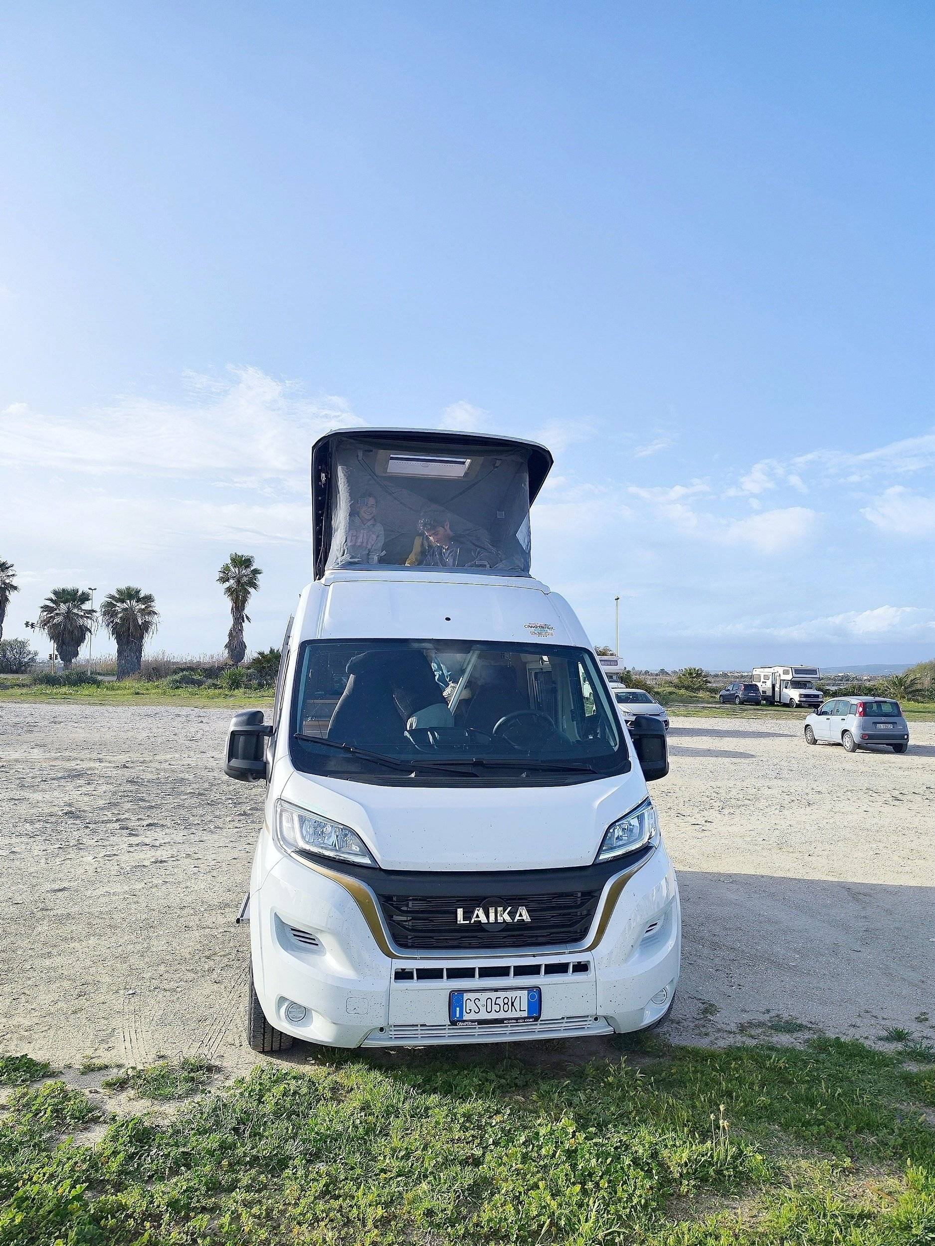 Vista de 3/4 Fiat Ducato 140 cv - Yescapa