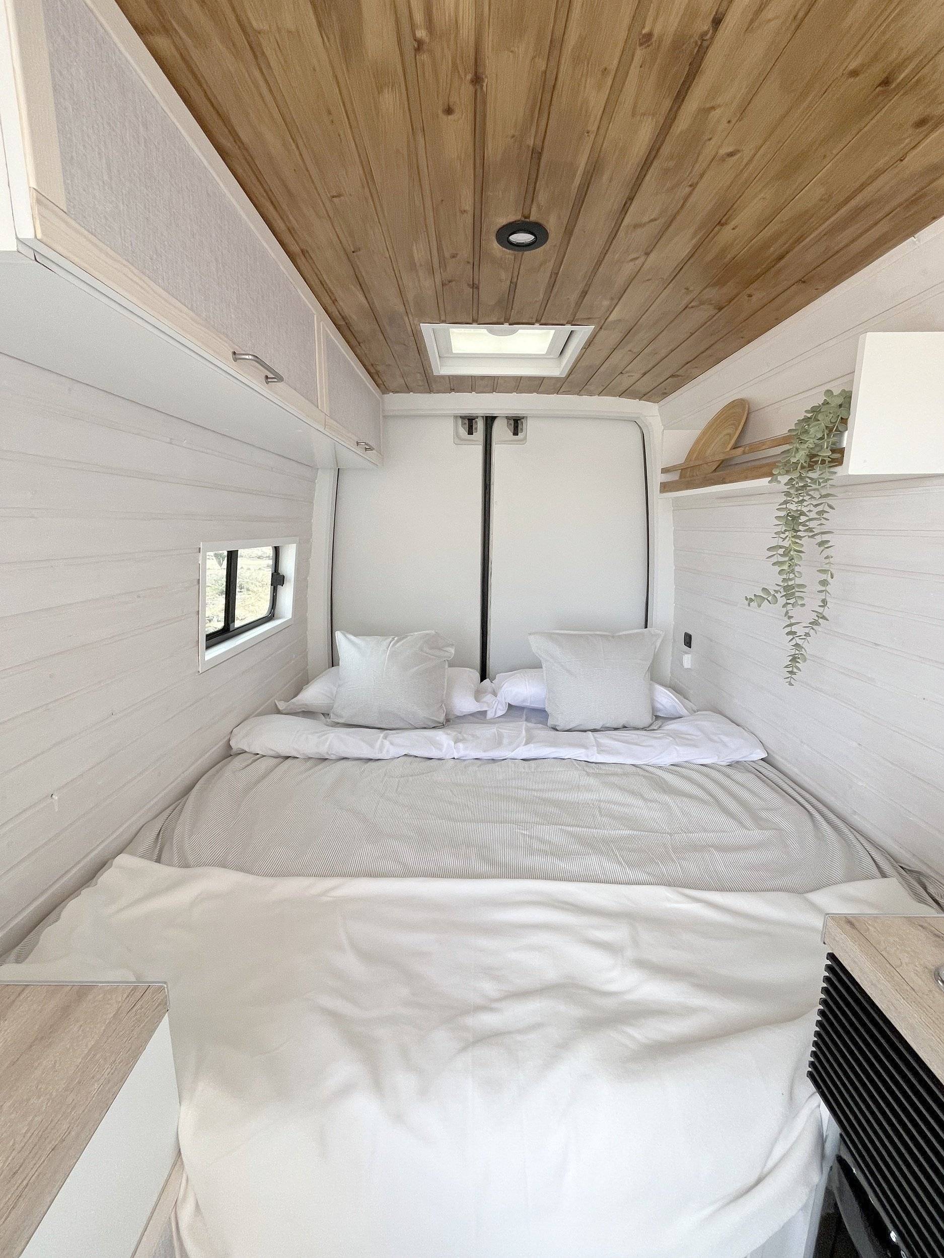 Schlafplätze Volkswagen volkswagen Crafter 2.0 TDI - Yescapa