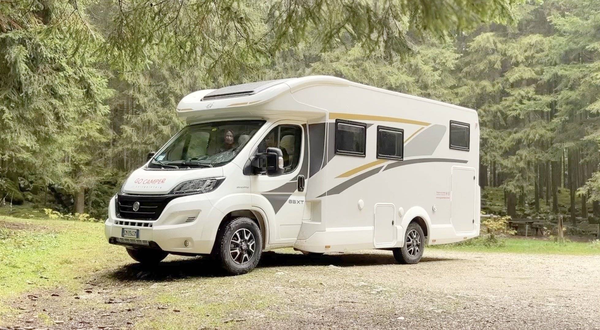 Front view from 3/4 Fiat Fiat Ducato 2.2 Euro 6 140cv - Yescapa