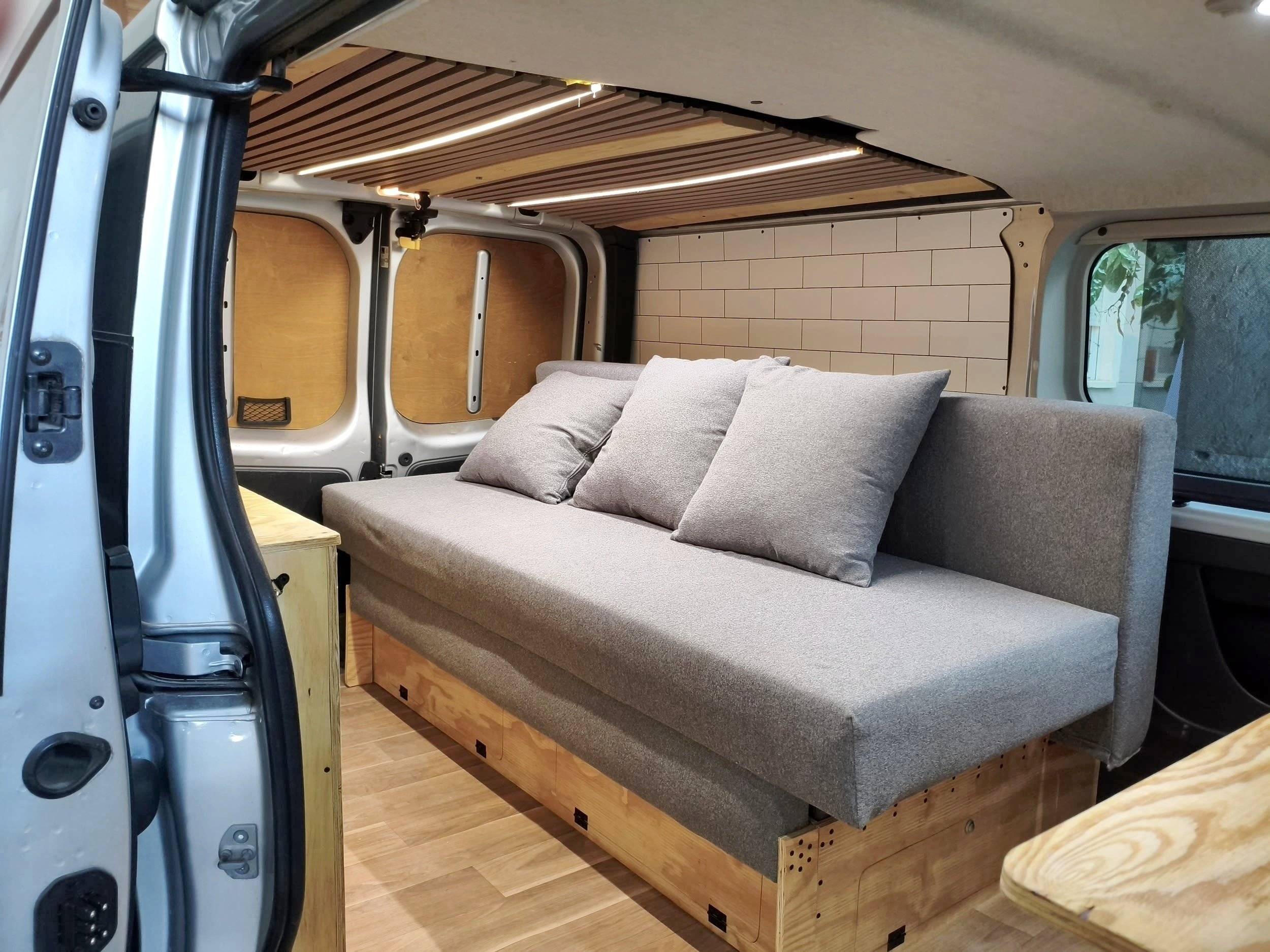 Dining Area Fiat Talento L2H1 125CV - Yescapa