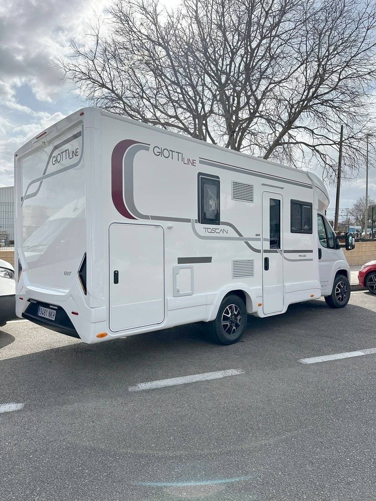 Couchages Peugeot 2,2 l 120 ch - Yescapa