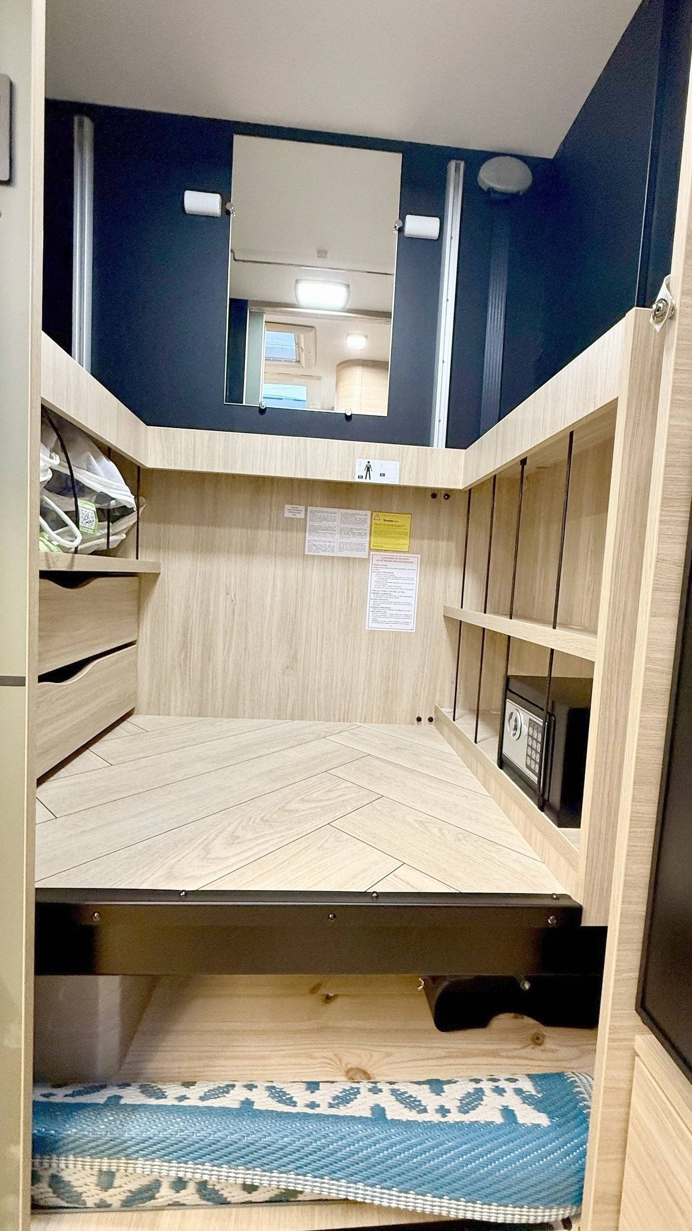 Challenger Challenger 250 Open Edition